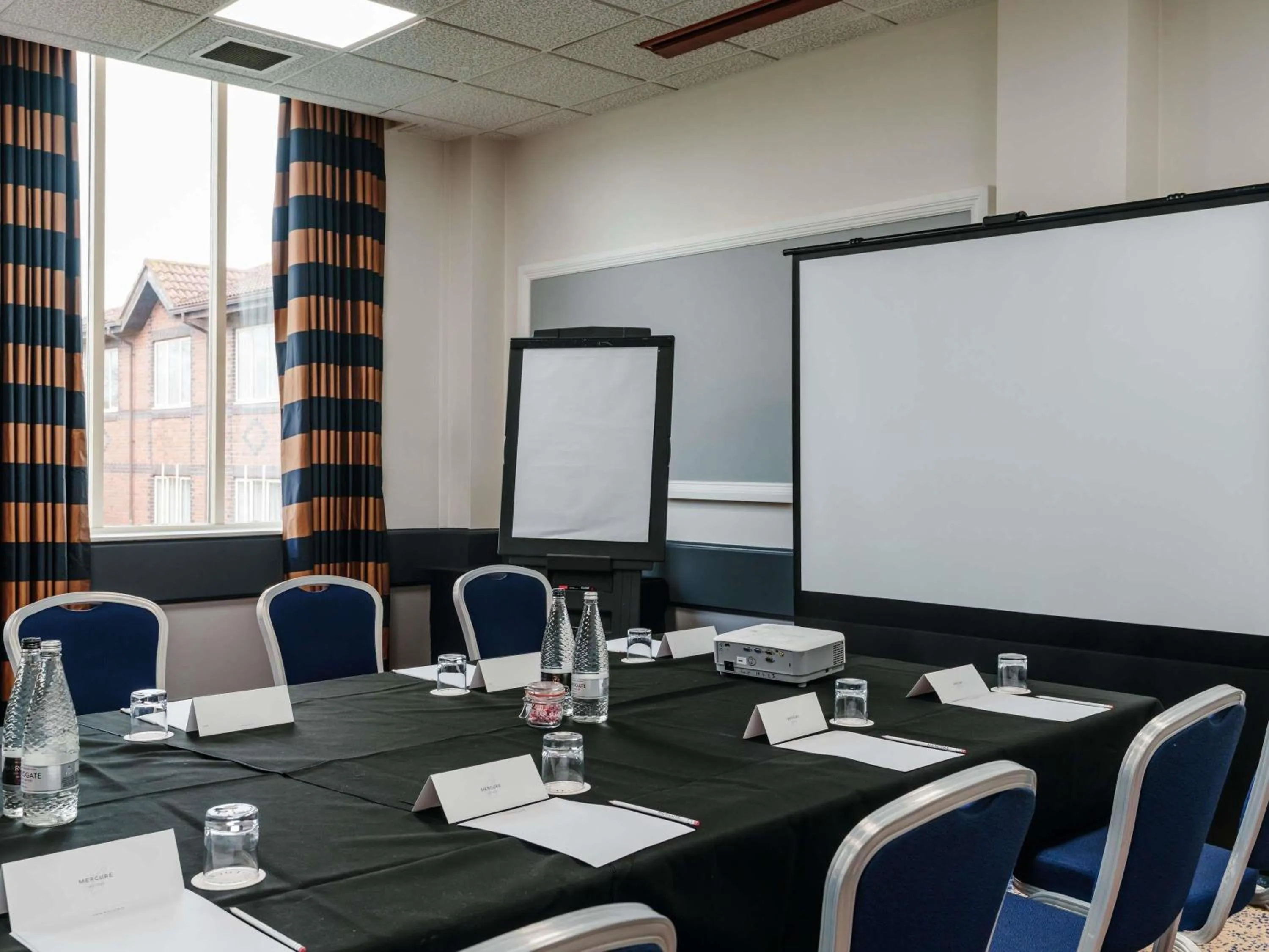 Meeting/conference room in Mercure Daventry Court Hotel