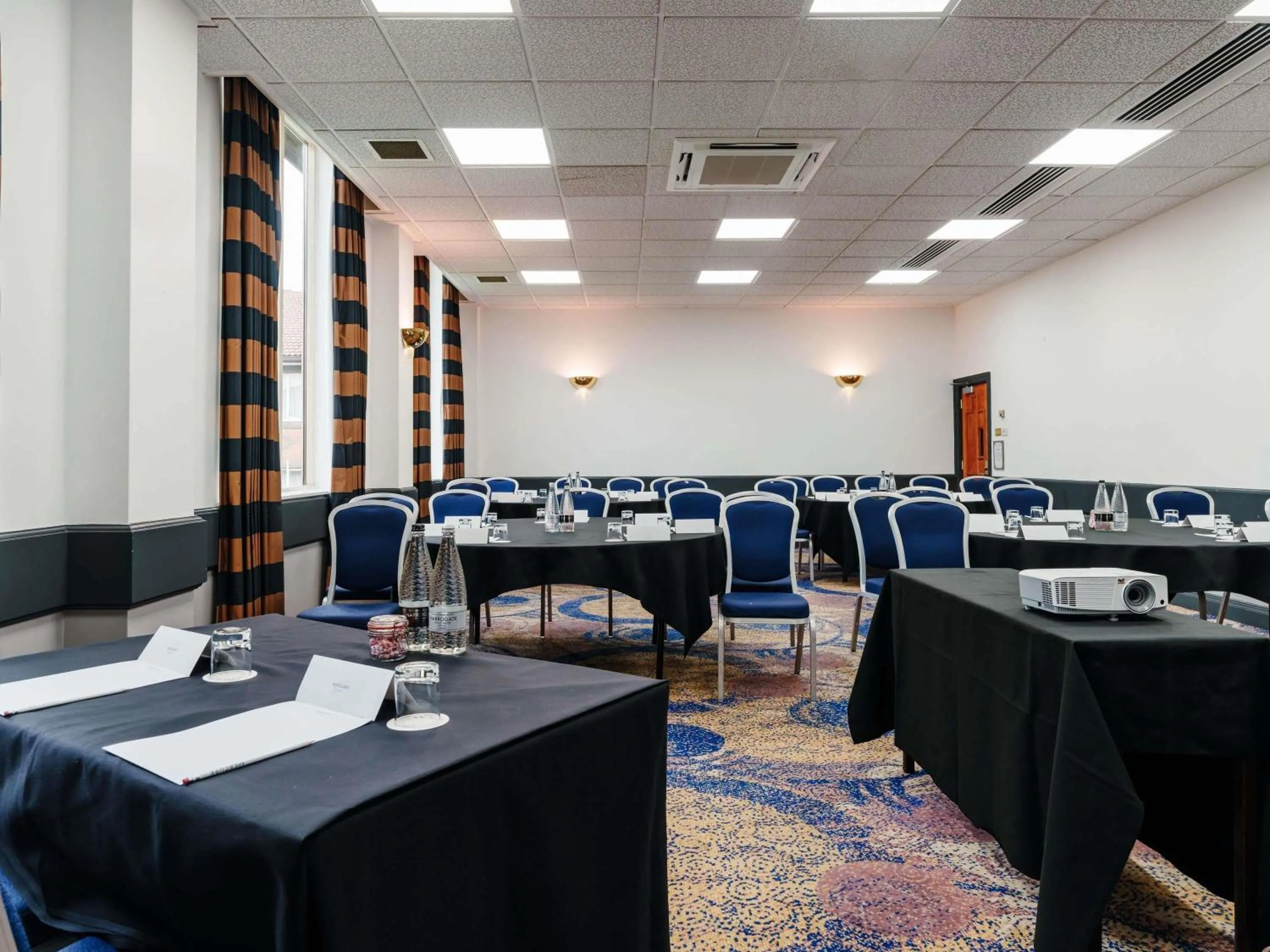 Meeting/conference room in Mercure Daventry Court Hotel