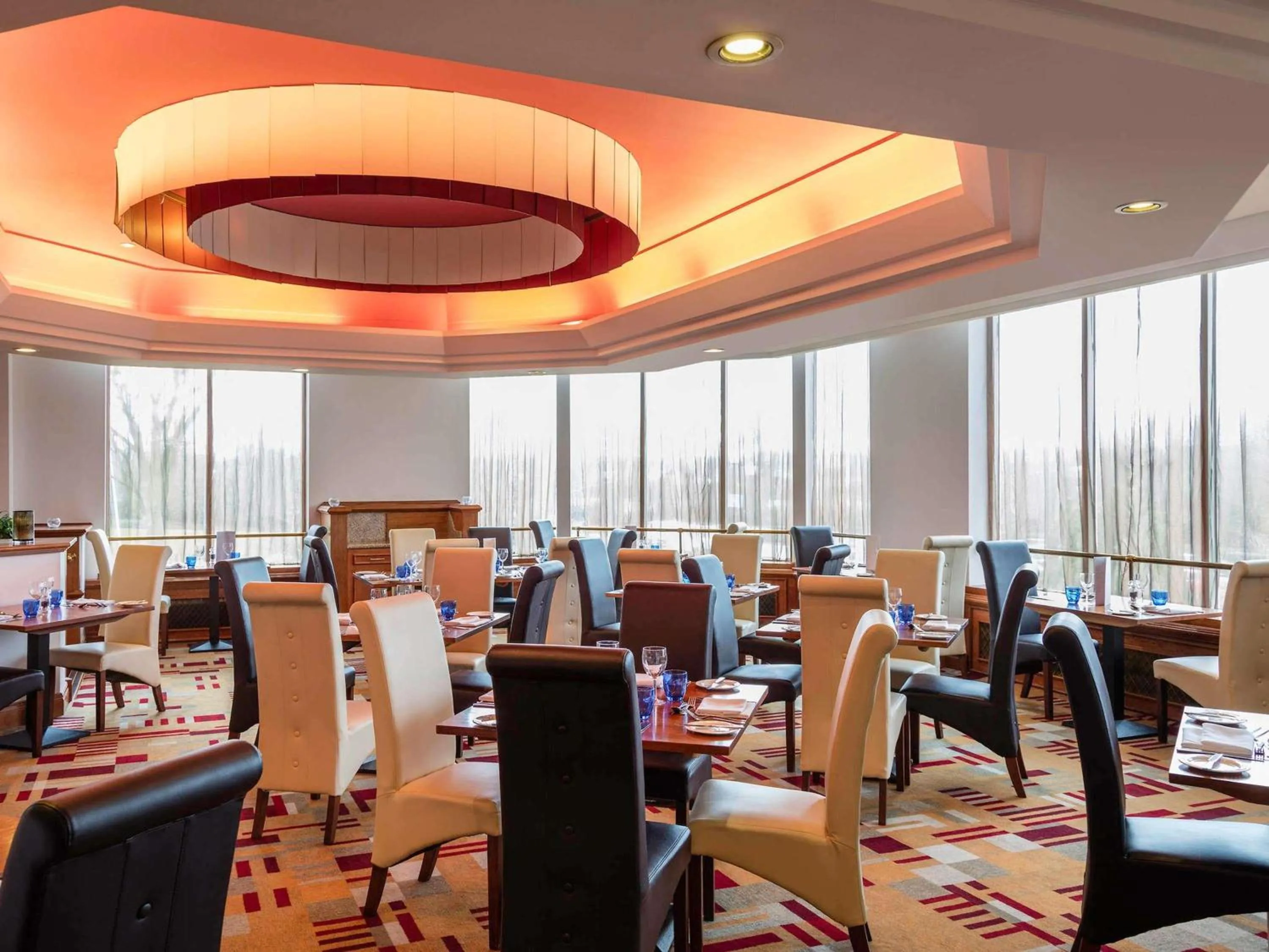Restaurant/places to eat in Mercure Daventry Court Hotel