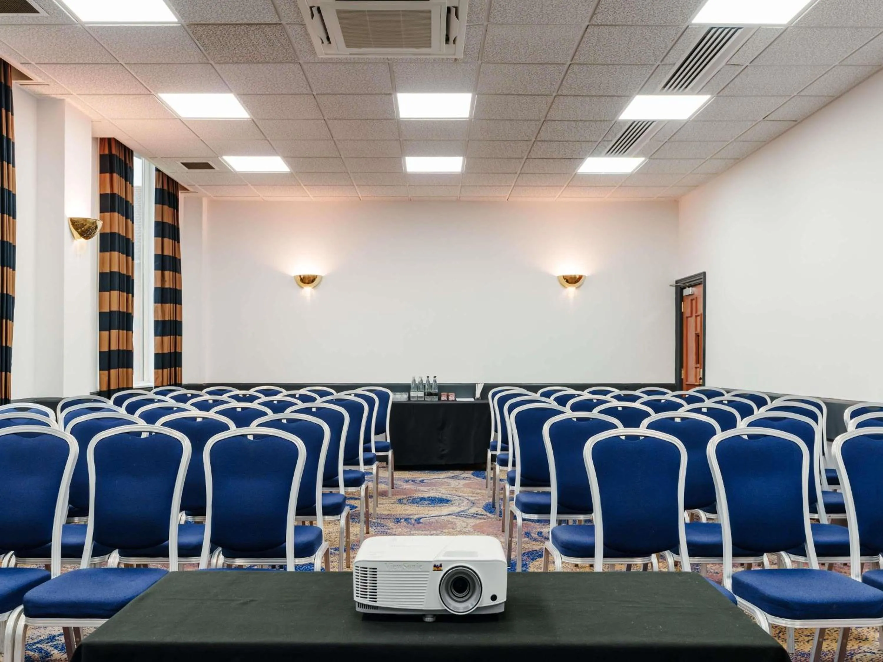 Meeting/conference room in Mercure Daventry Court Hotel