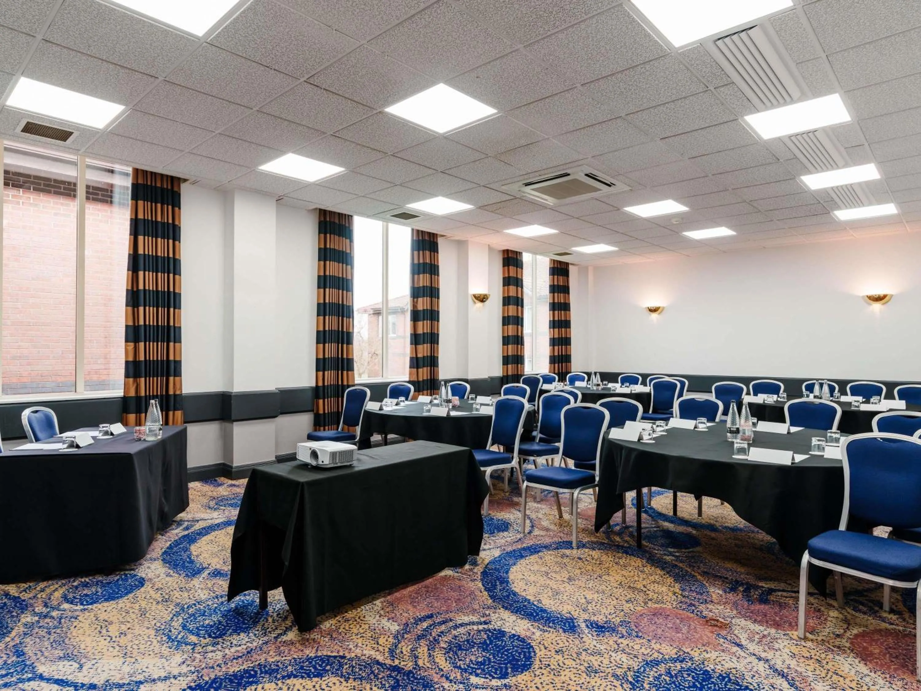 Meeting/conference room in Mercure Daventry Court Hotel