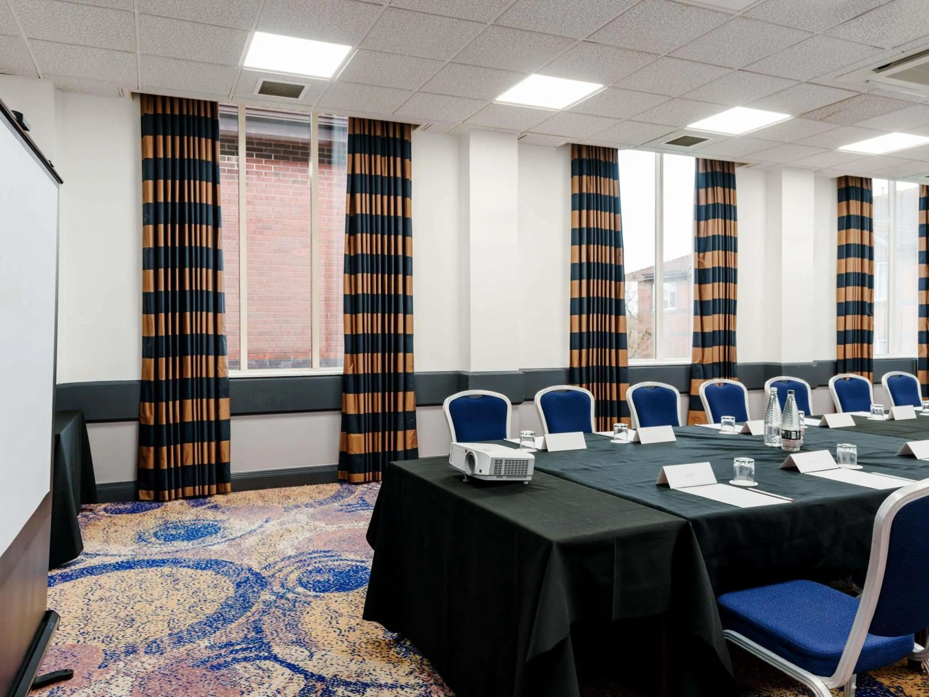 Meeting/conference room in Mercure Daventry Court Hotel