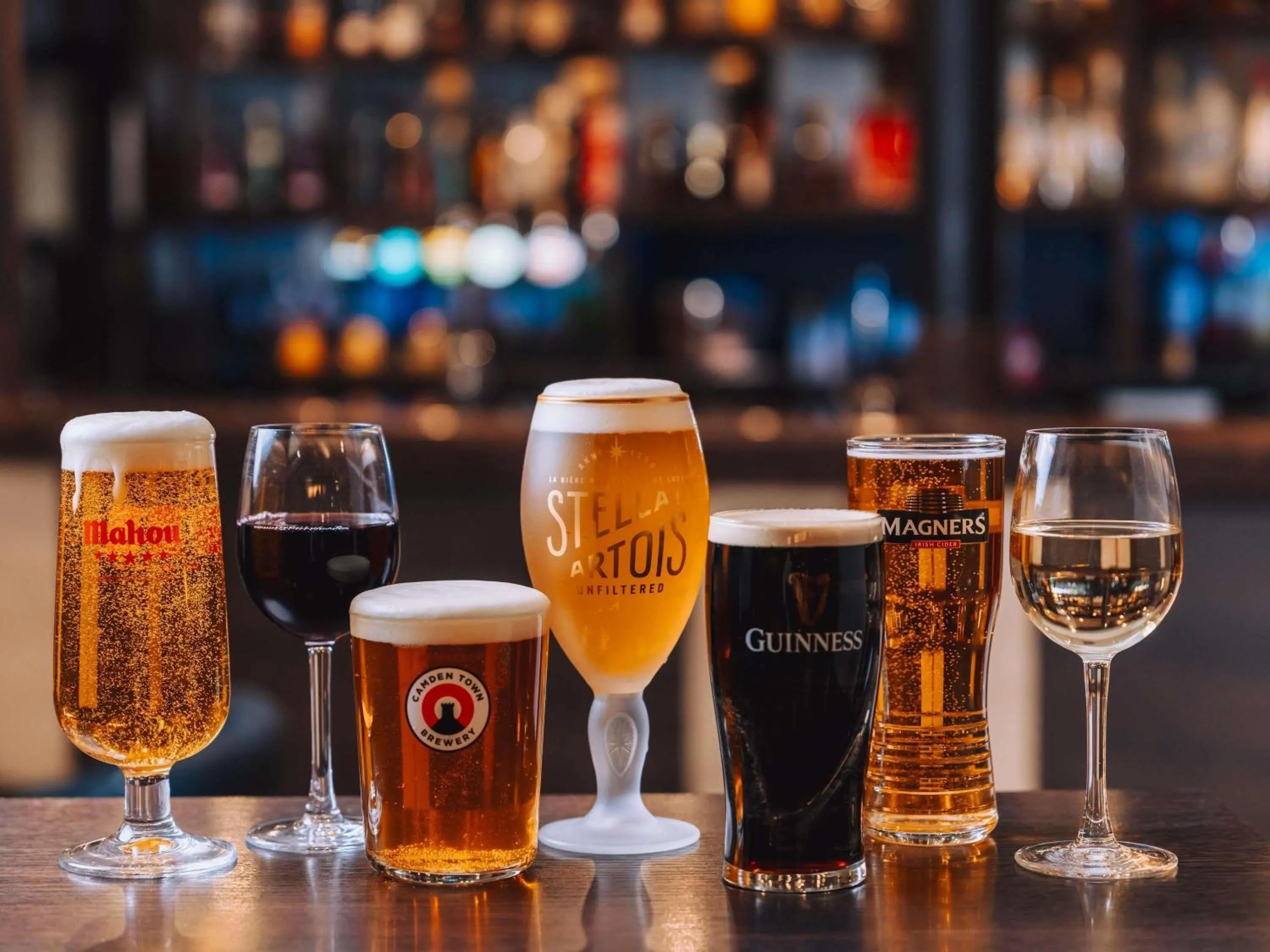 Lounge or bar in Mercure Daventry Court Hotel