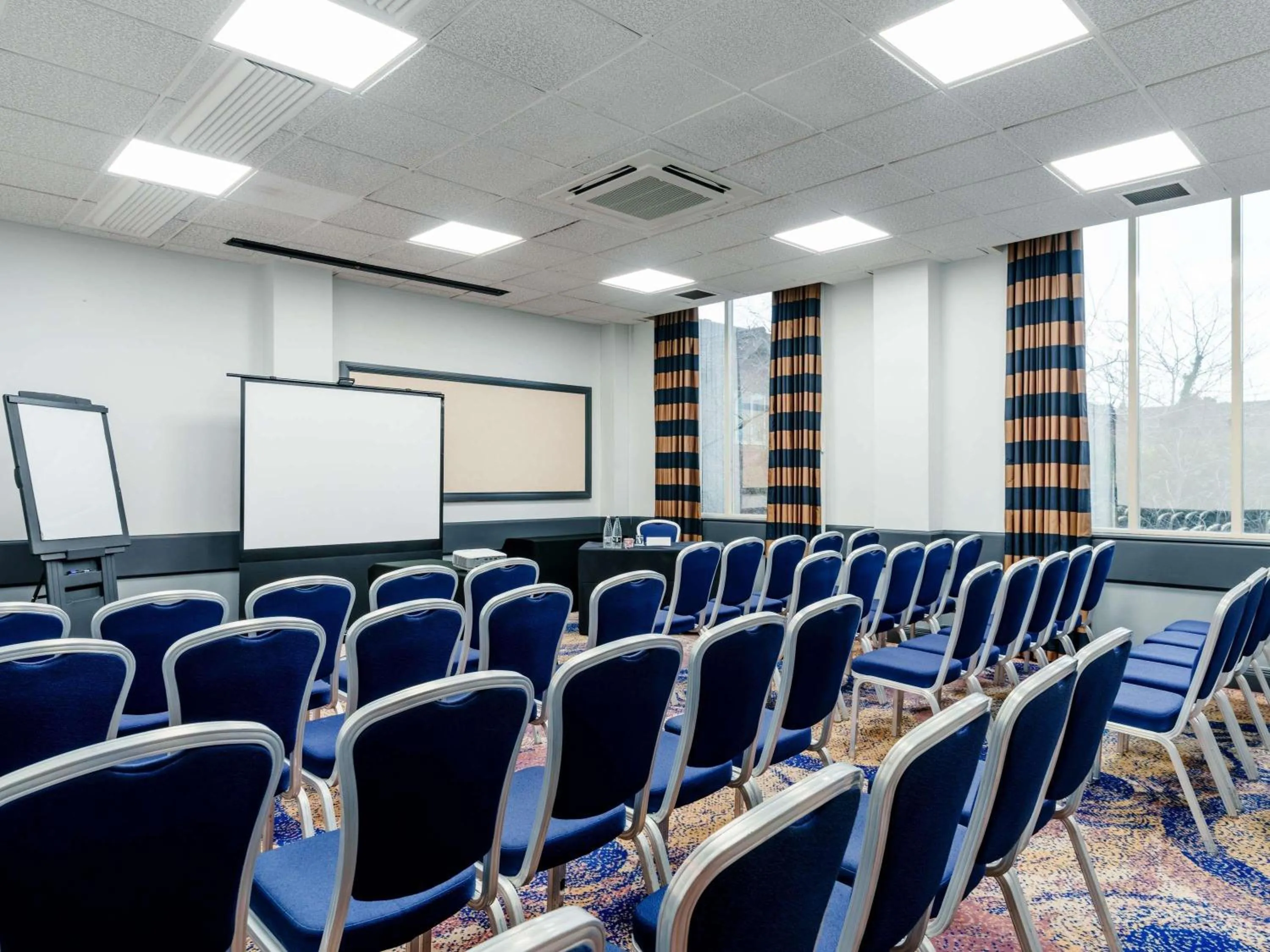 Meeting/conference room in Mercure Daventry Court Hotel