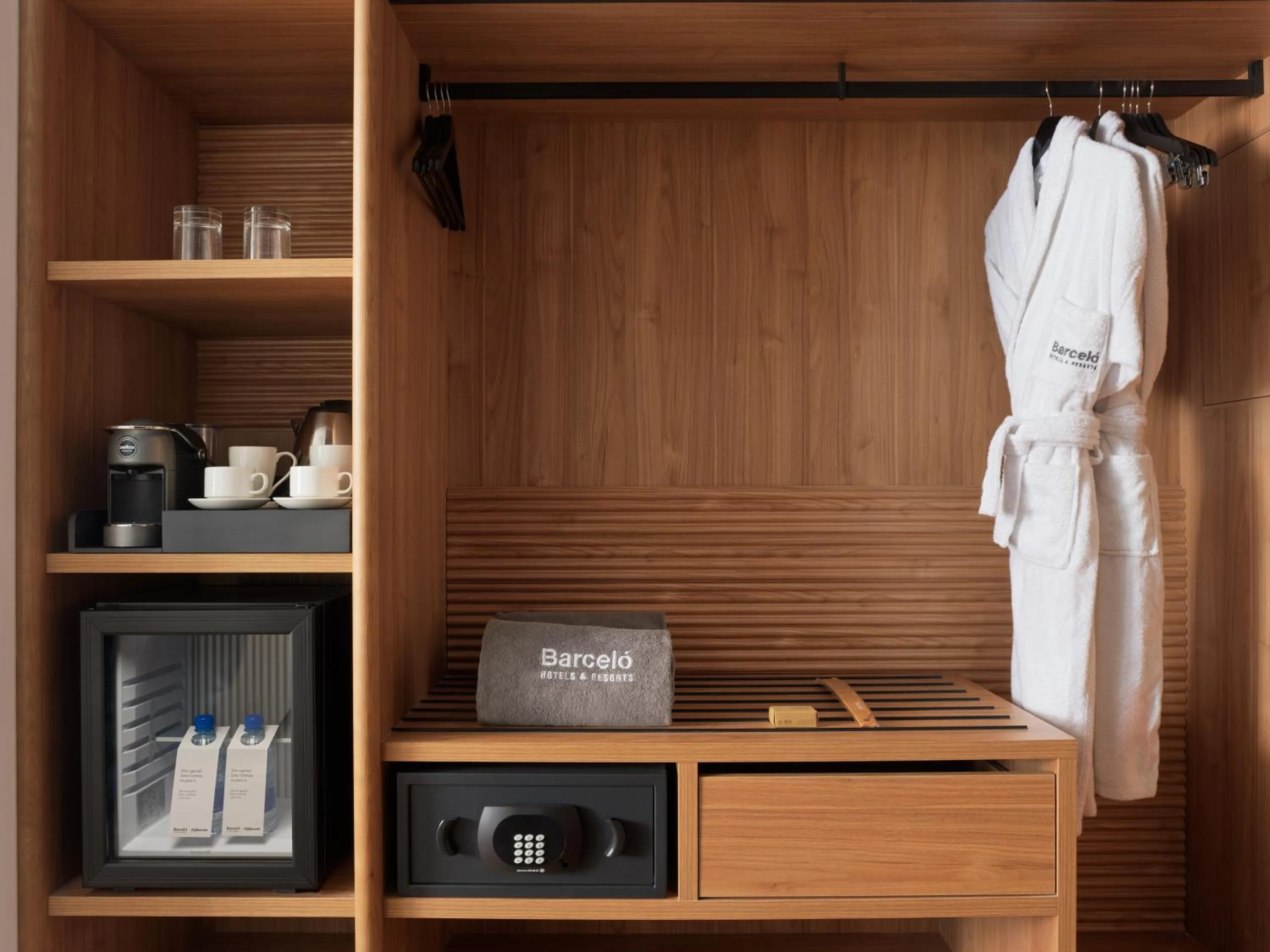 wardrobe in Barceló Santa Cruz Contemporáneo