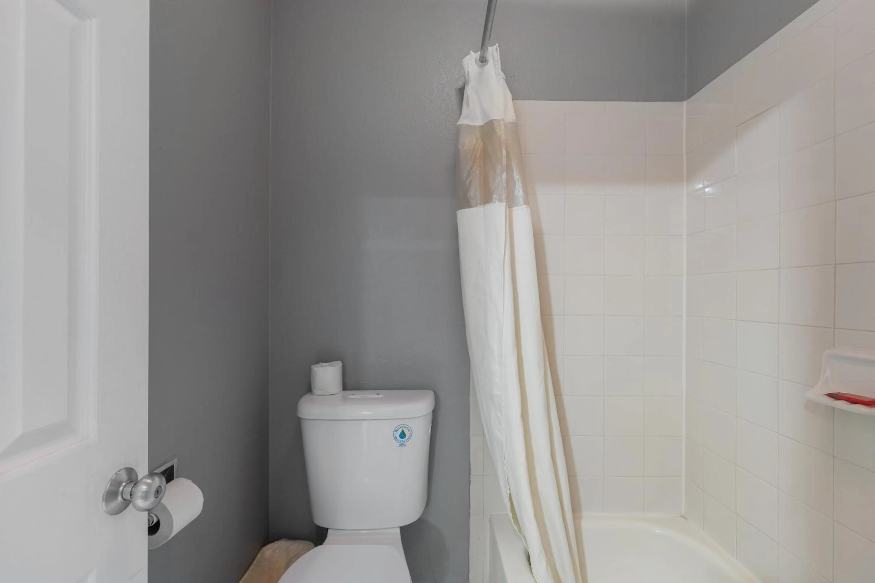 Toilet in Golden Inn Dallas by Hotel O