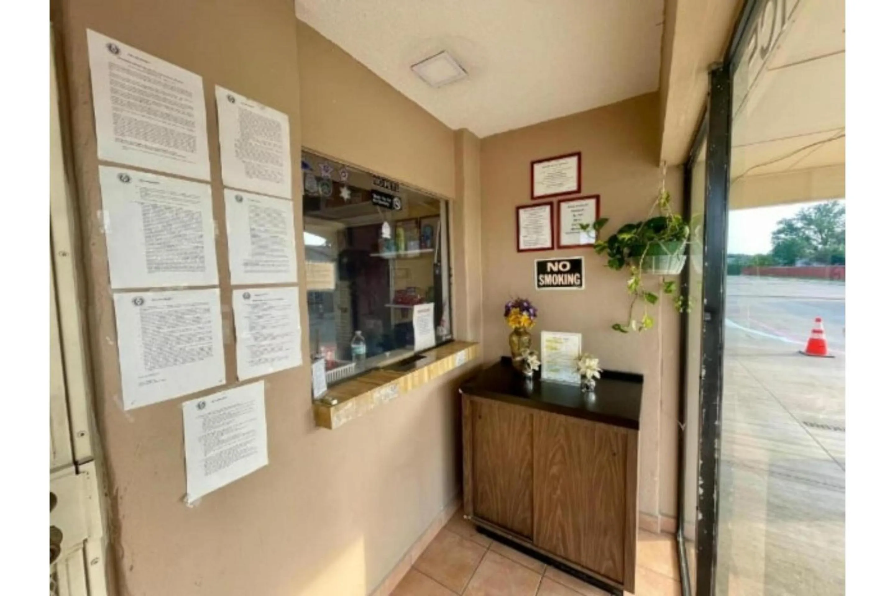 Lobby or reception in Golden Inn Dallas by Hotel O