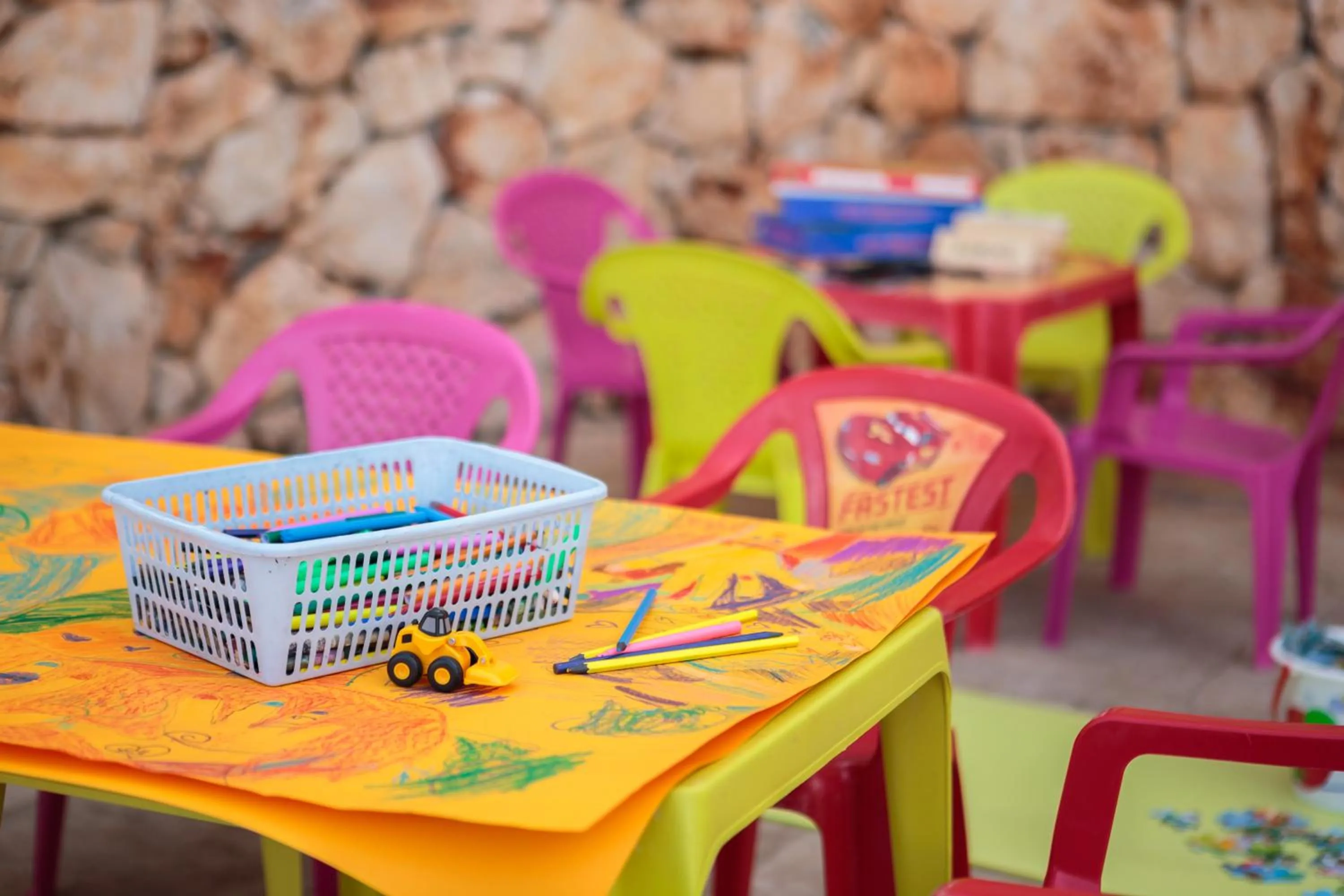 Kids's club in Fontana Bayside Park