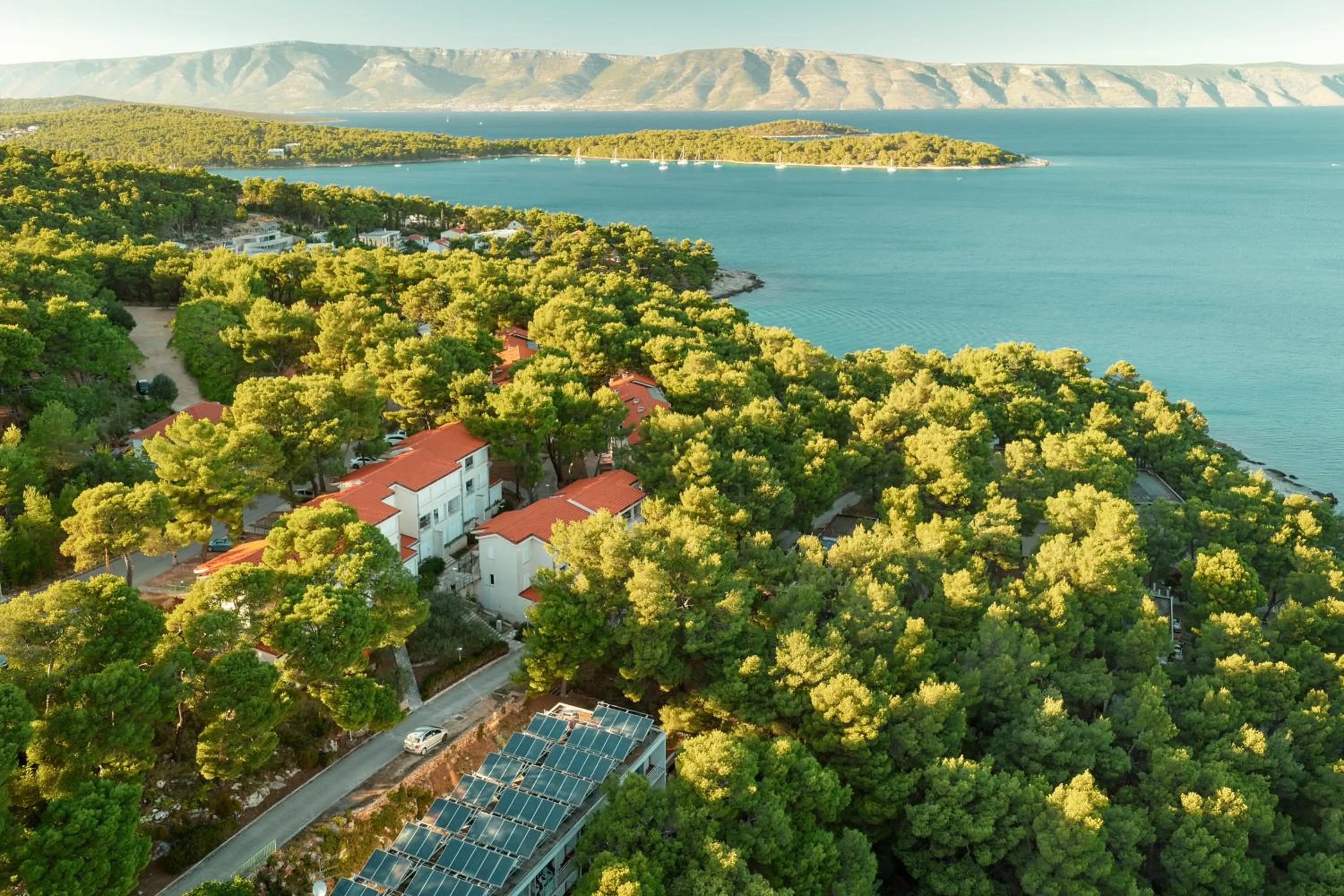 Property building in Fontana Bayside Park
