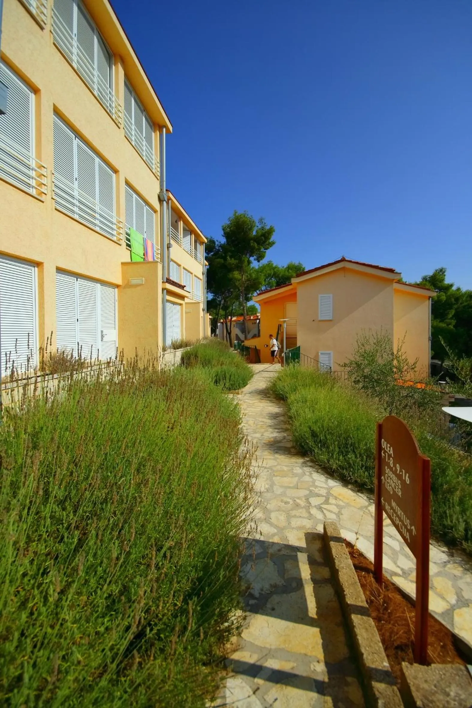 Facade/entrance in Fontana Bayside Park