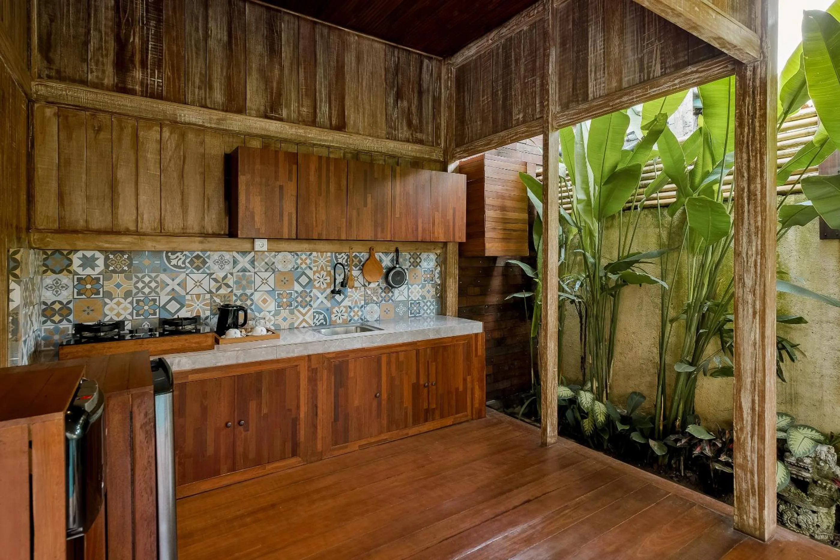 Kitchen or kitchenette in The Ulon Ubud Villa