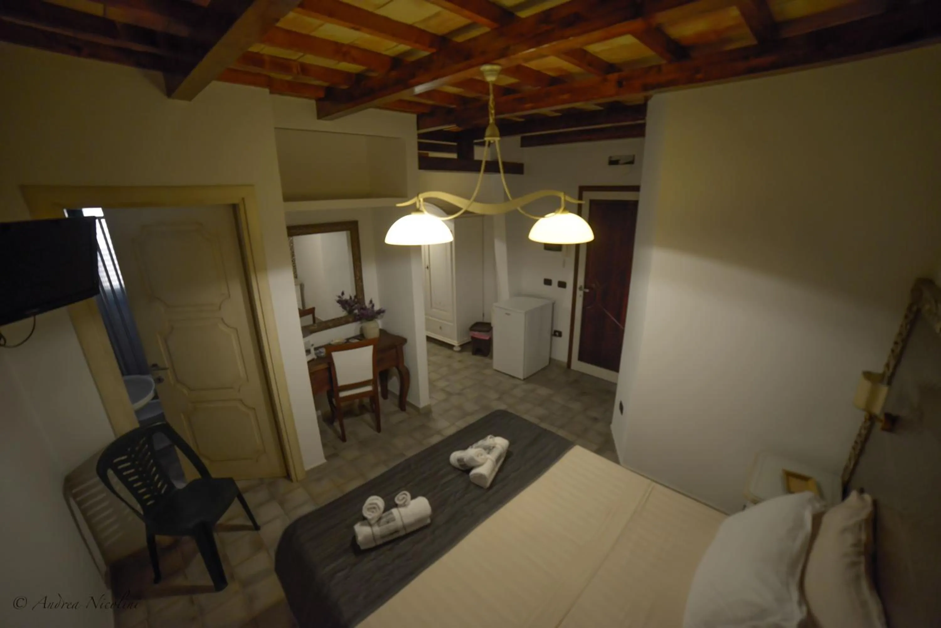 Photo of the whole room, Bed in Vicolo del Porto