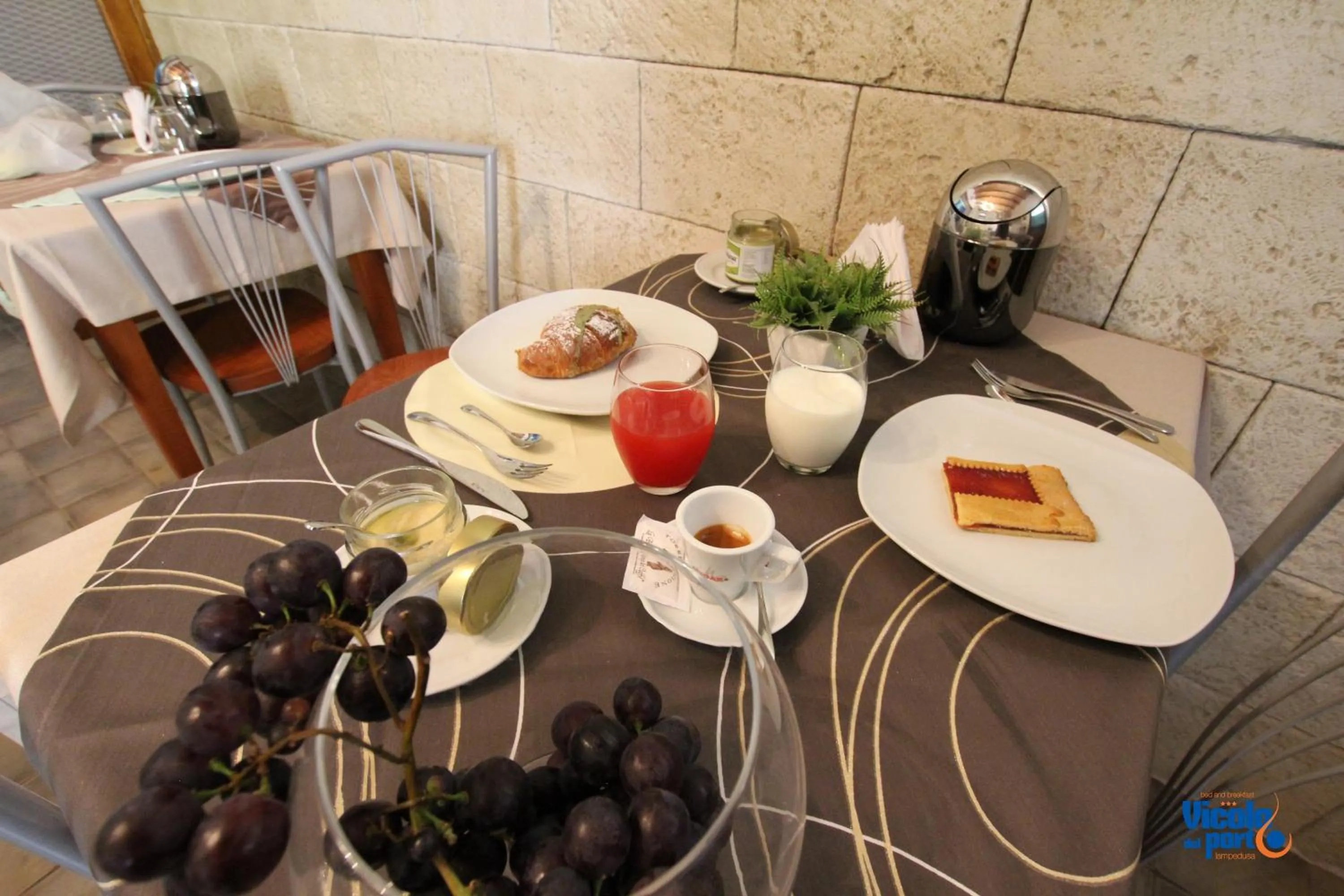 Food and drinks in Vicolo del Porto