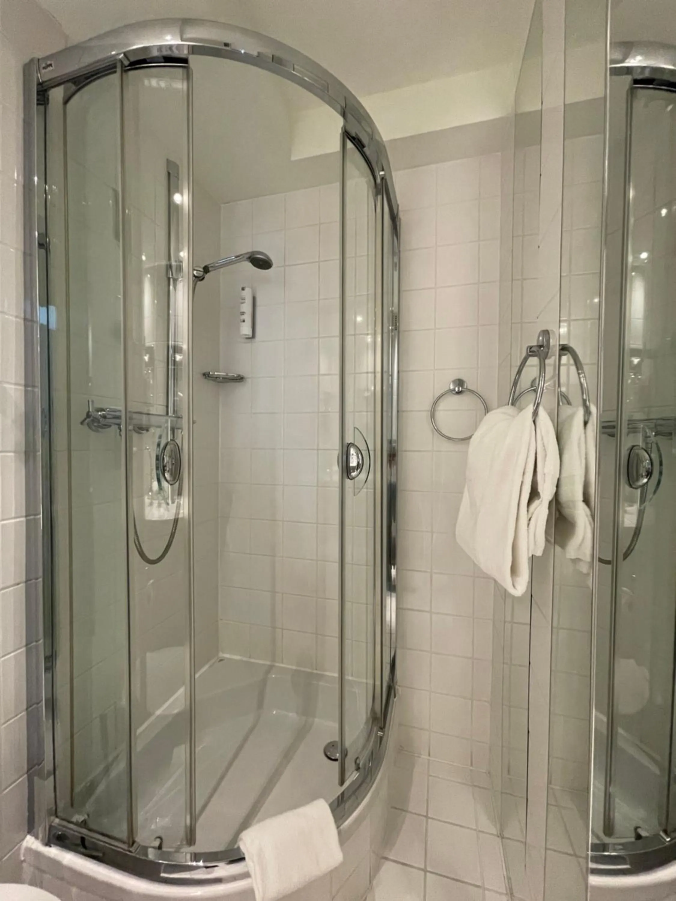 Shower in Hotel der Lennhof