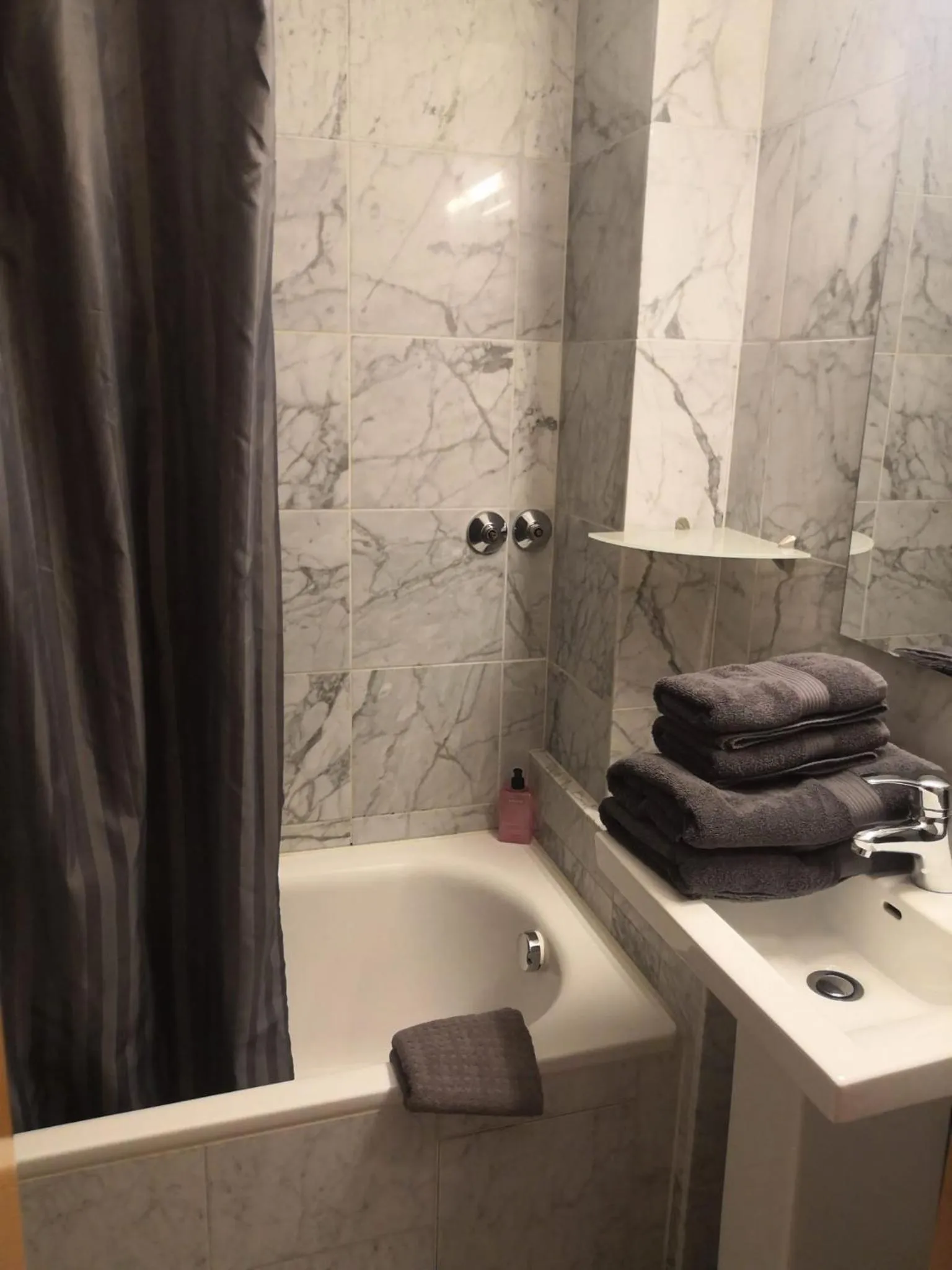 Bathroom in The Soho Altstadt Relais