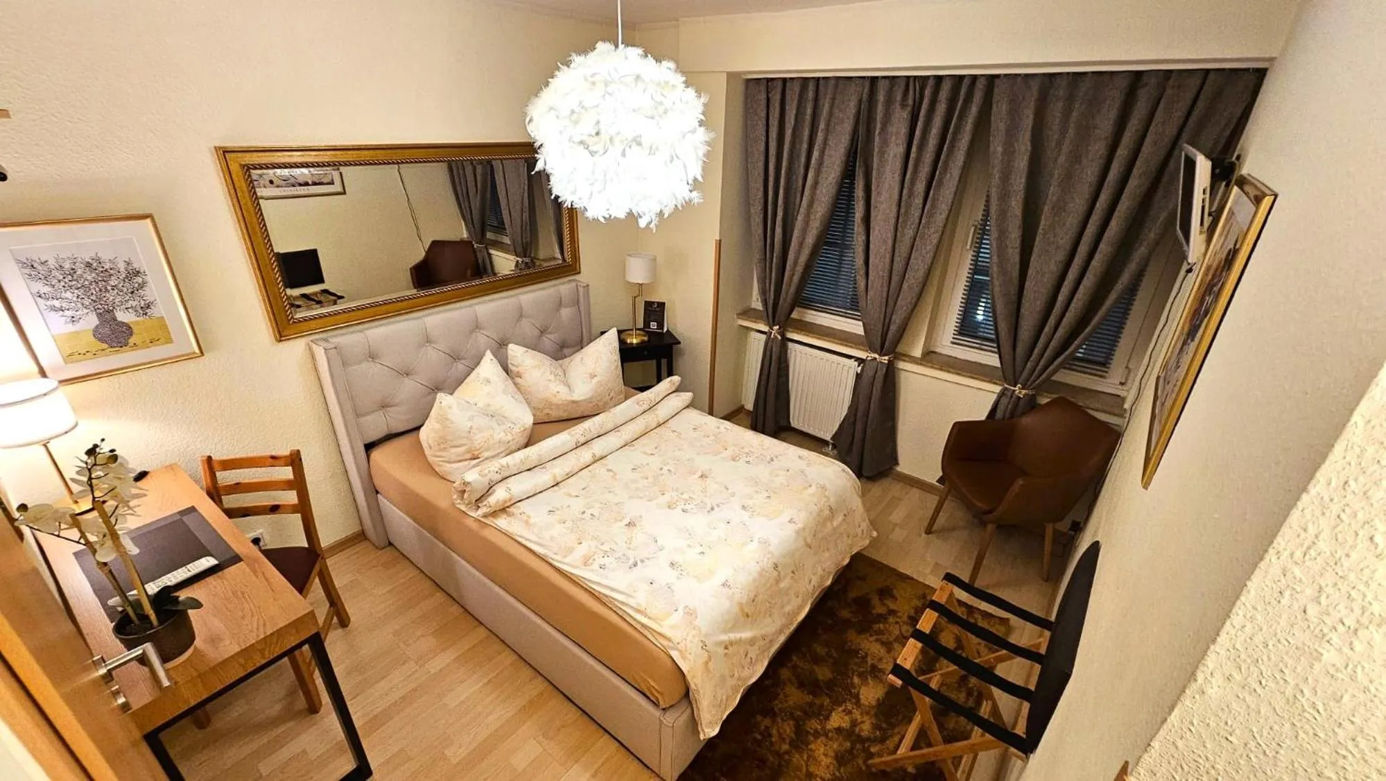 Photo of the whole room, Bed in The Soho Altstadt Relais