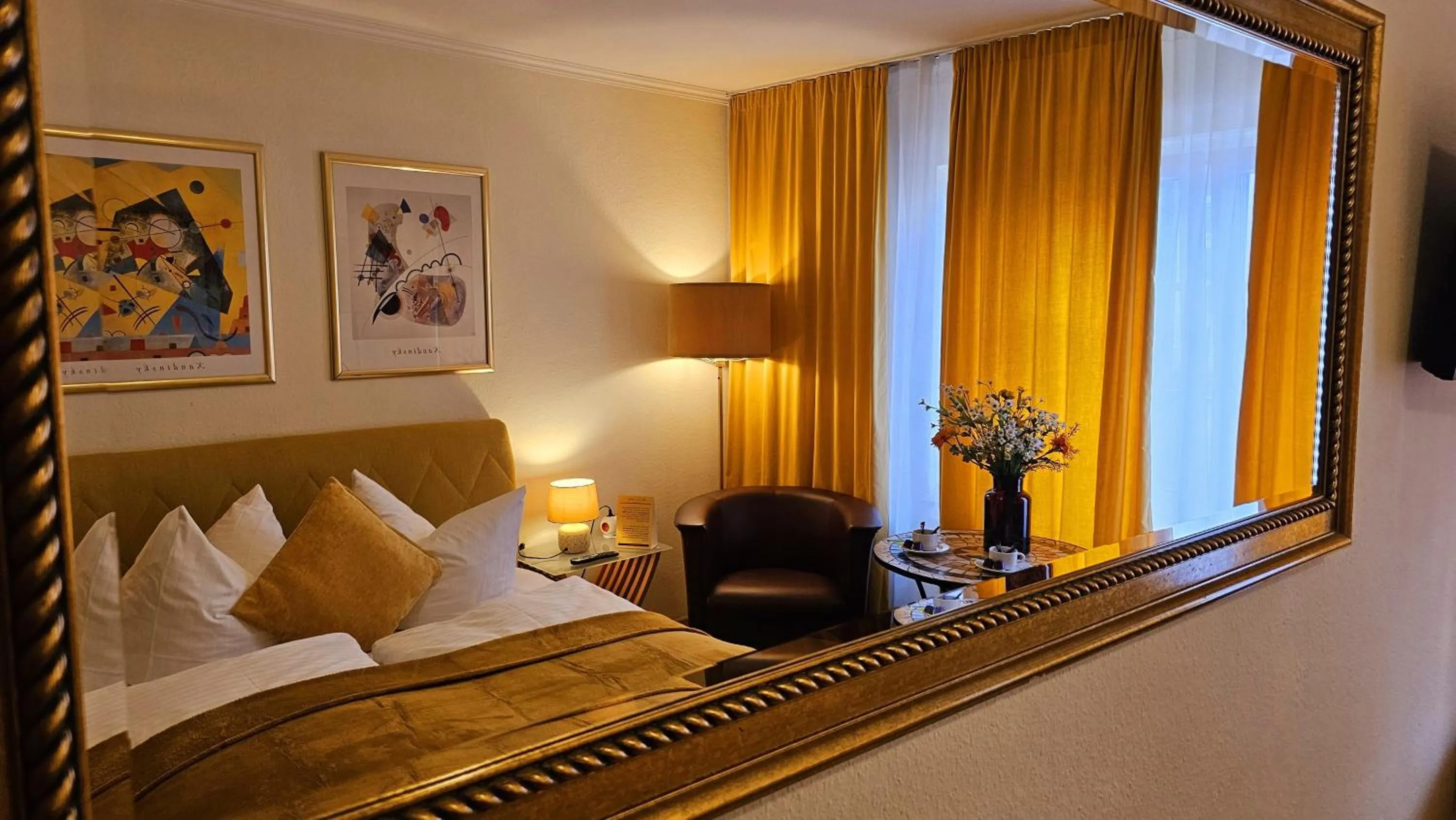 Photo of the whole room, Bed in The Soho Altstadt Relais