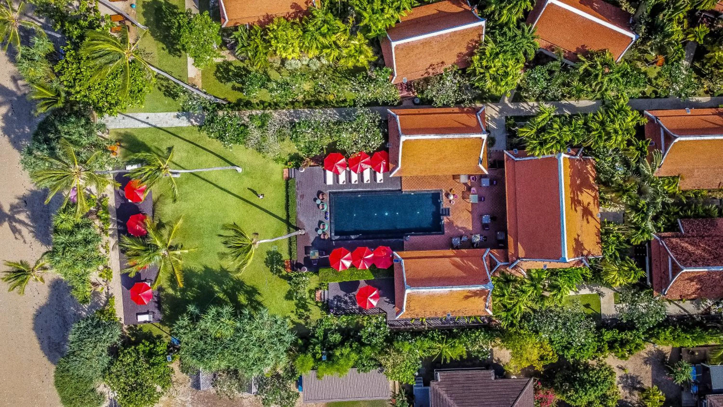 Swimming pool in Baan Thai Lanta Resort