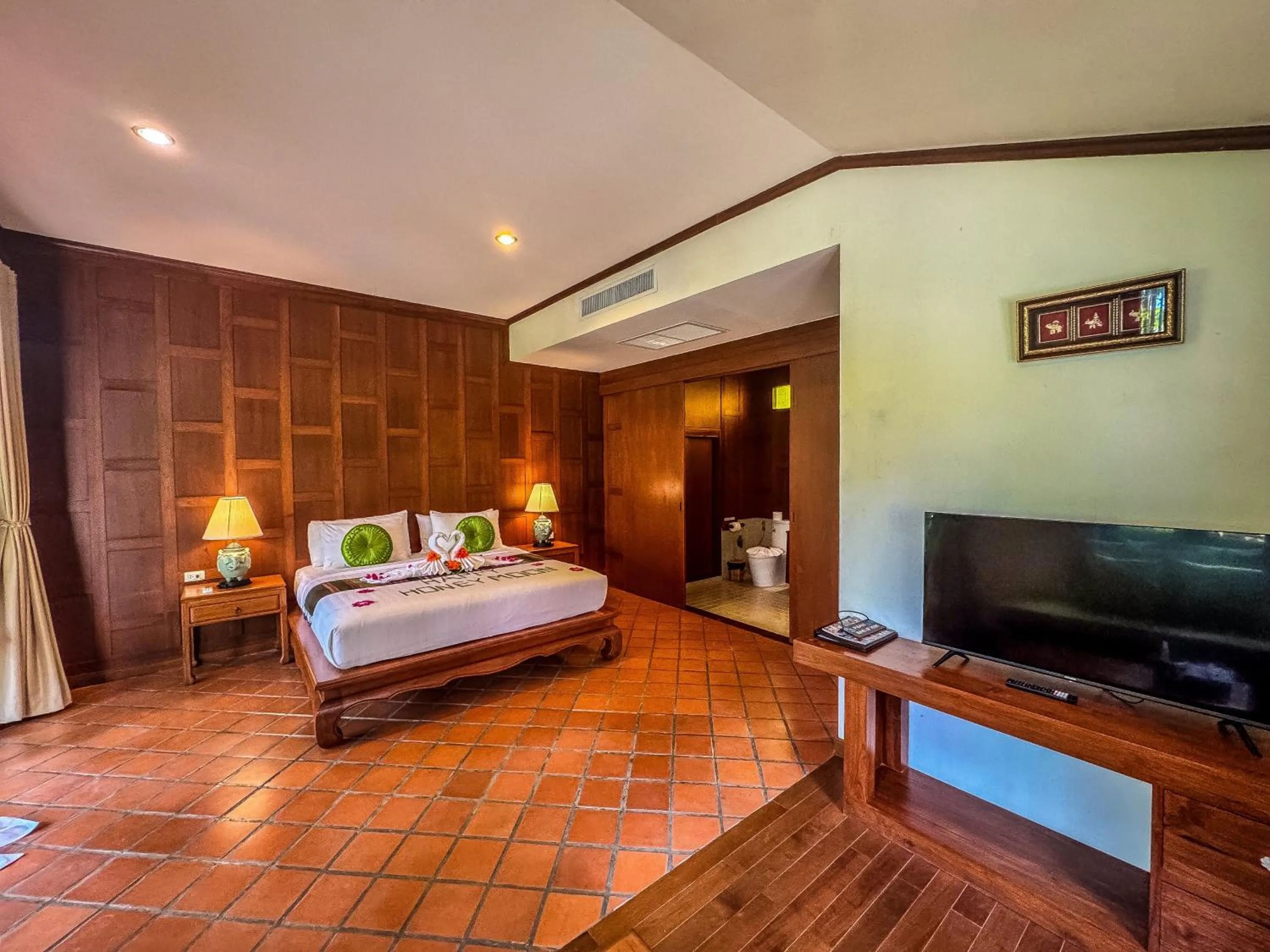TV and multimedia, Bed in Baan Thai Lanta Resort