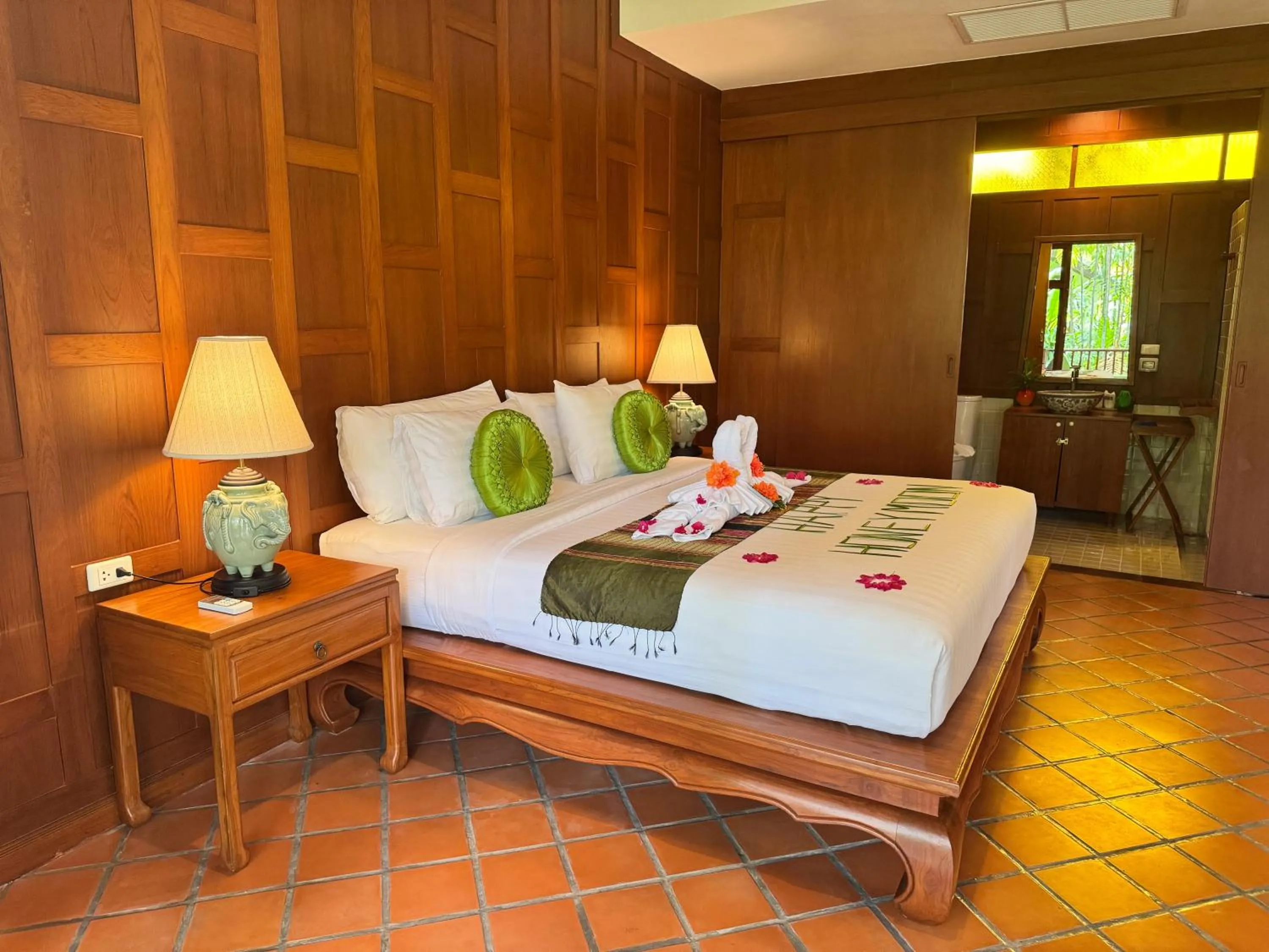 Photo of the whole room, Bed in Baan Thai Lanta Resort