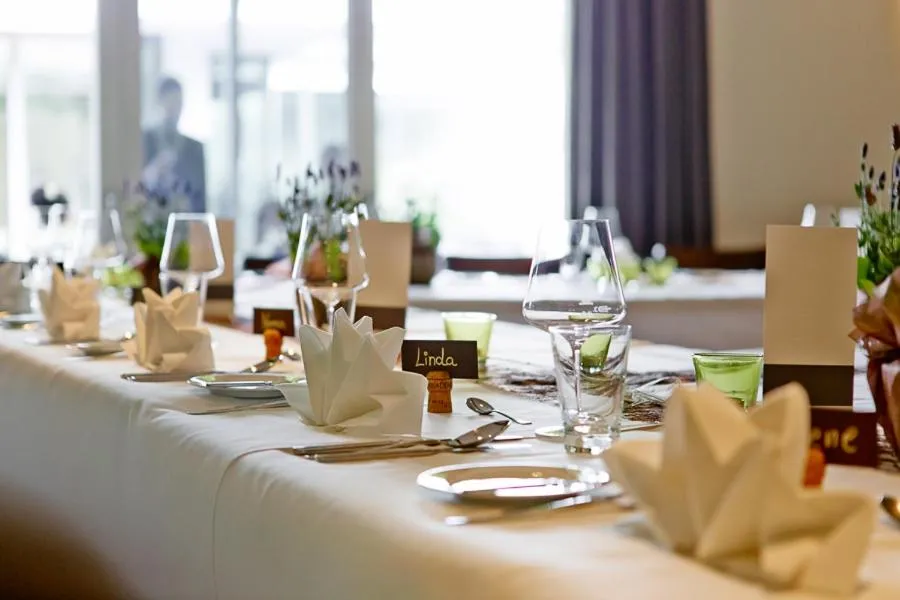 Restaurant/places to eat in Heitlinger Hof