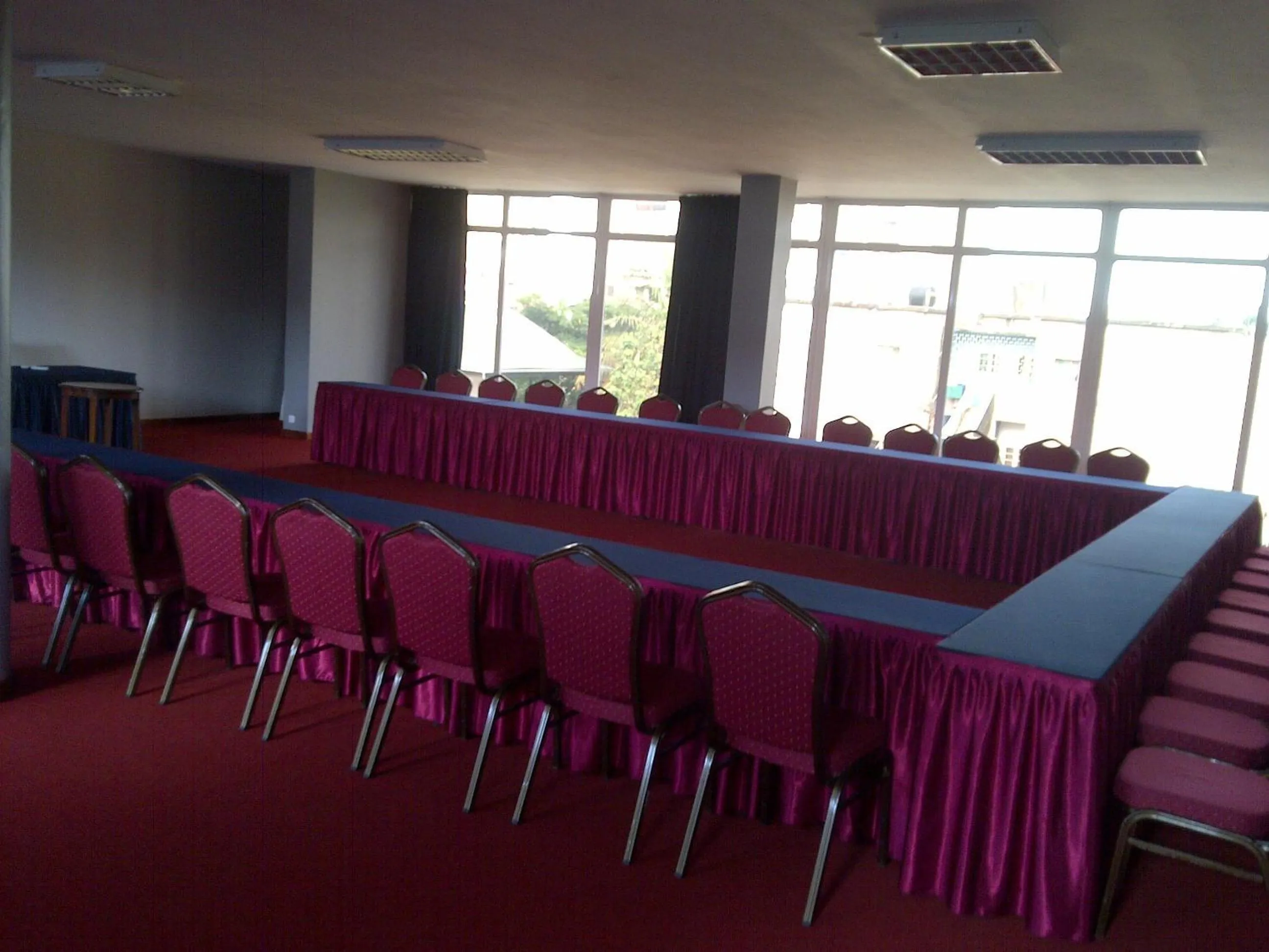 Business facilities in Pensao Martins