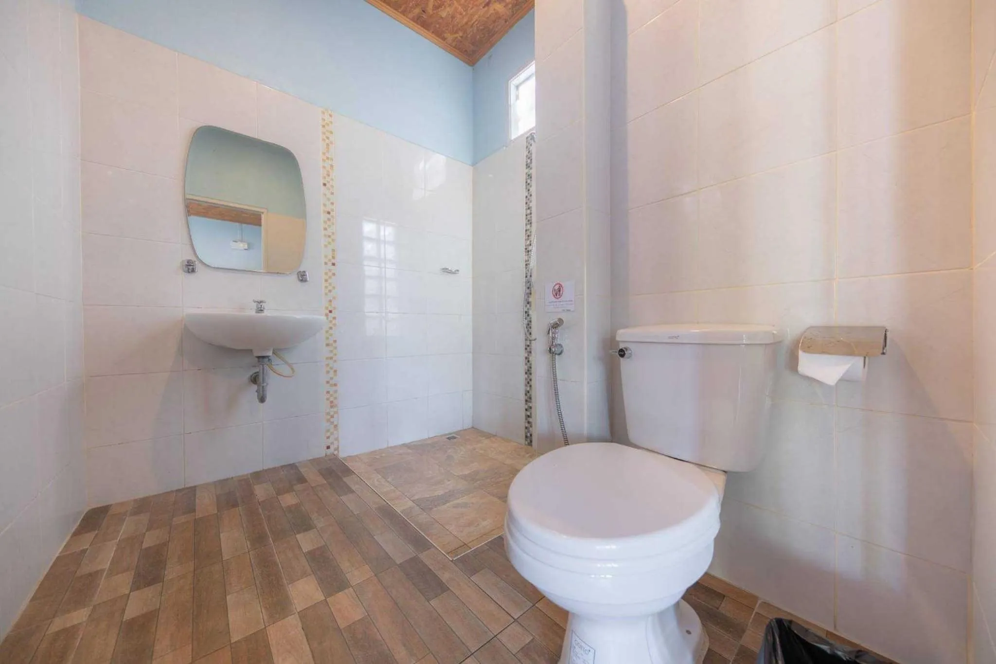 Shower in Seafar Resort