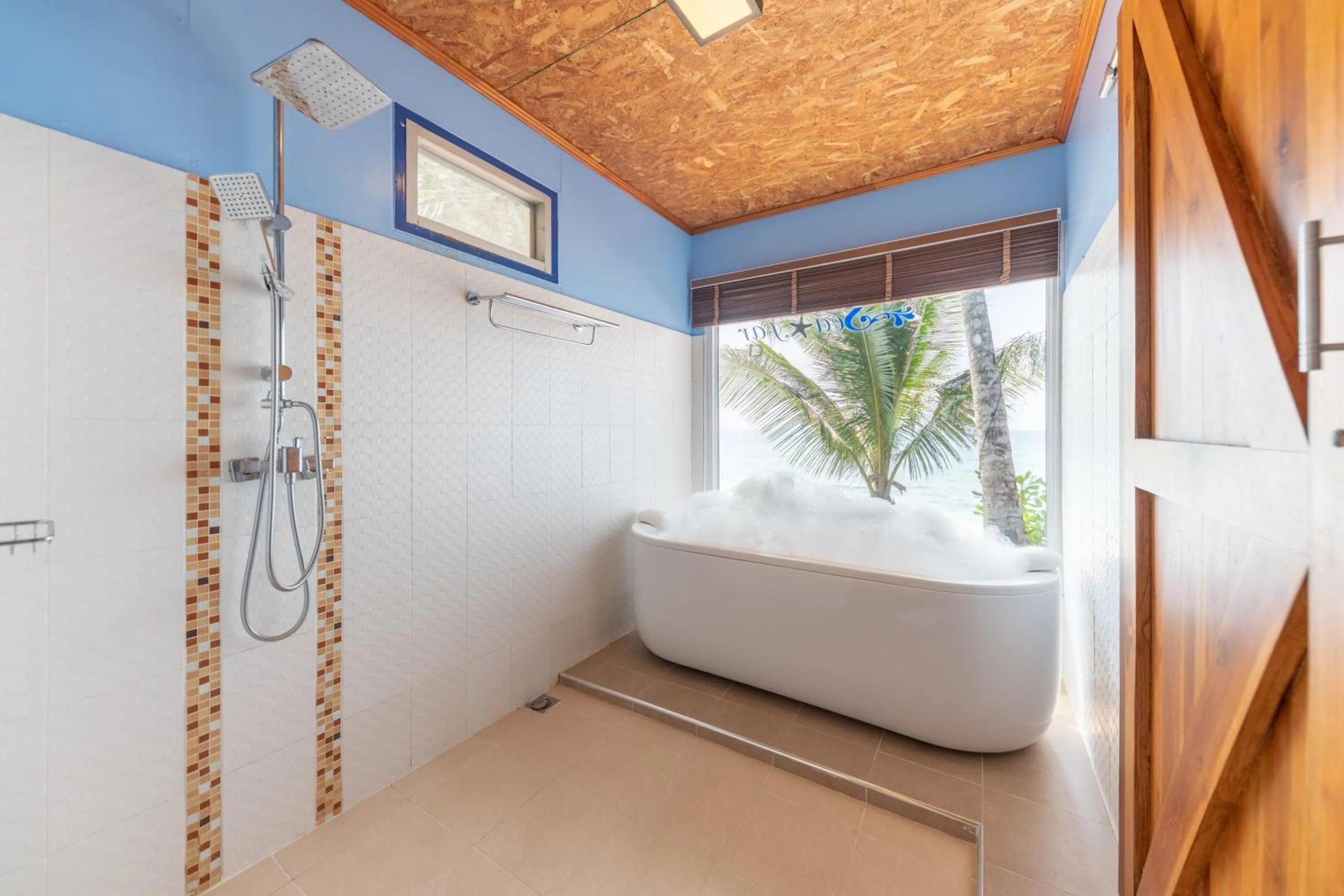 Shower, Bed in Seafar Resort