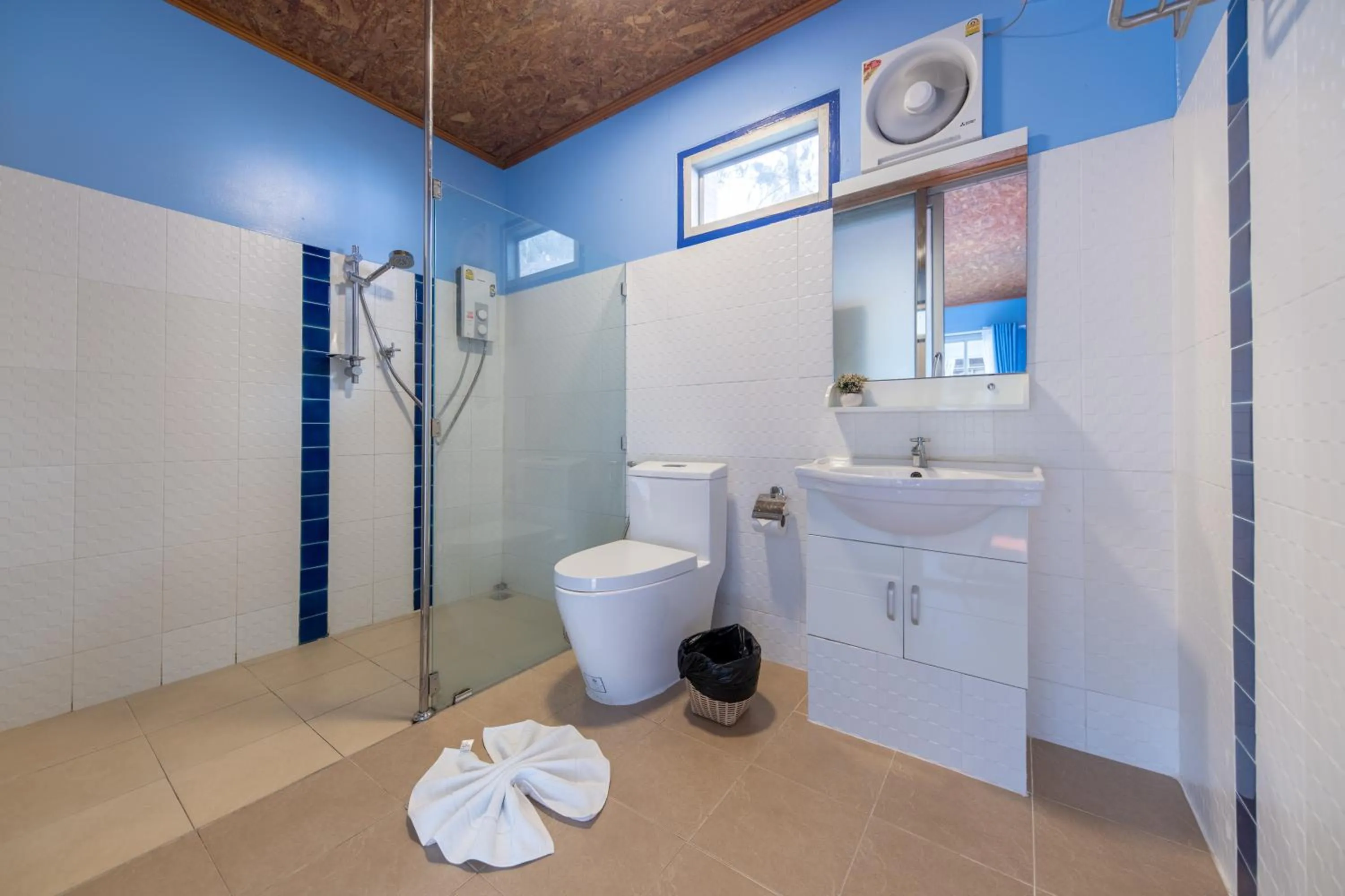 Shower in Seafar Resort