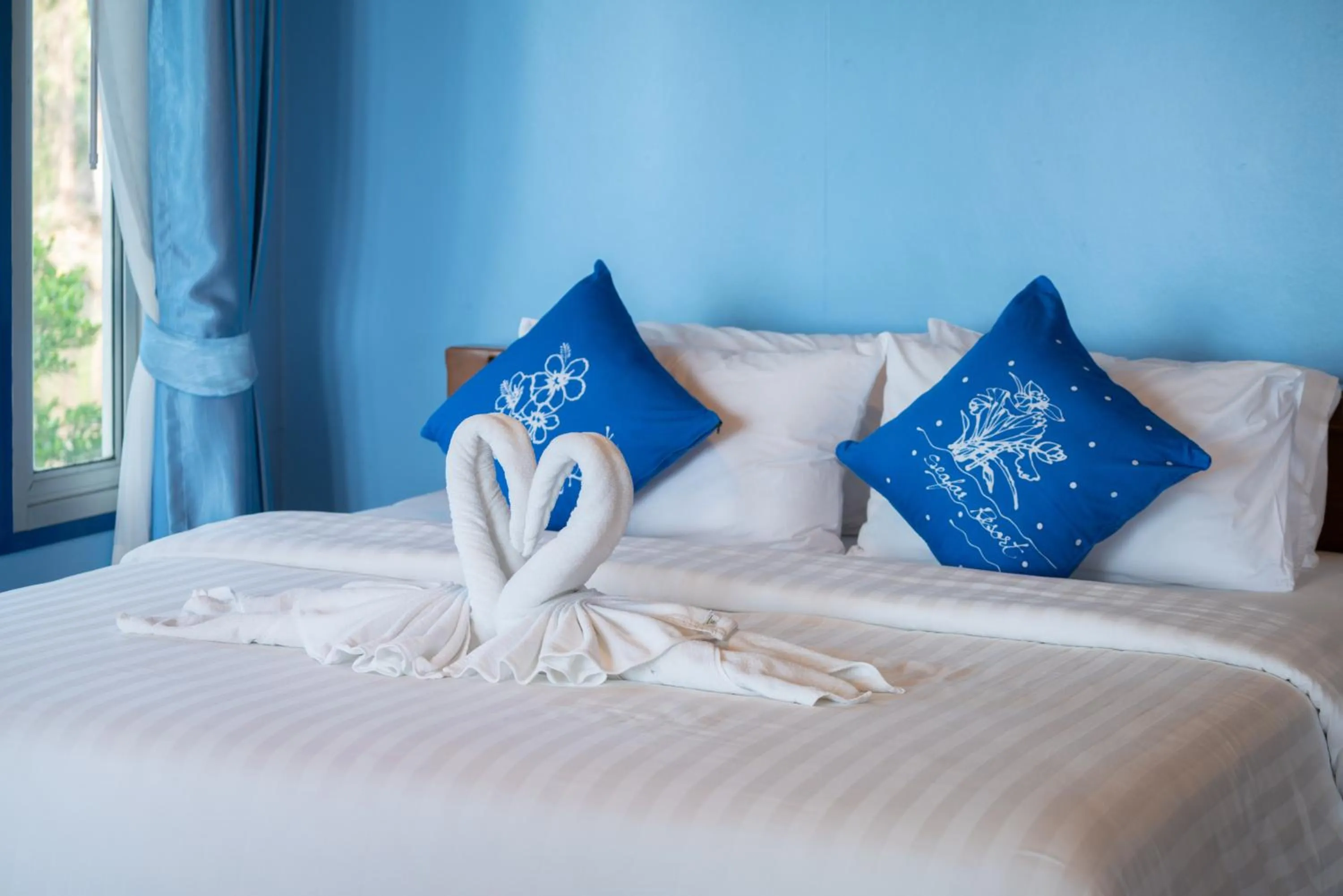 Bed in Seafar Resort