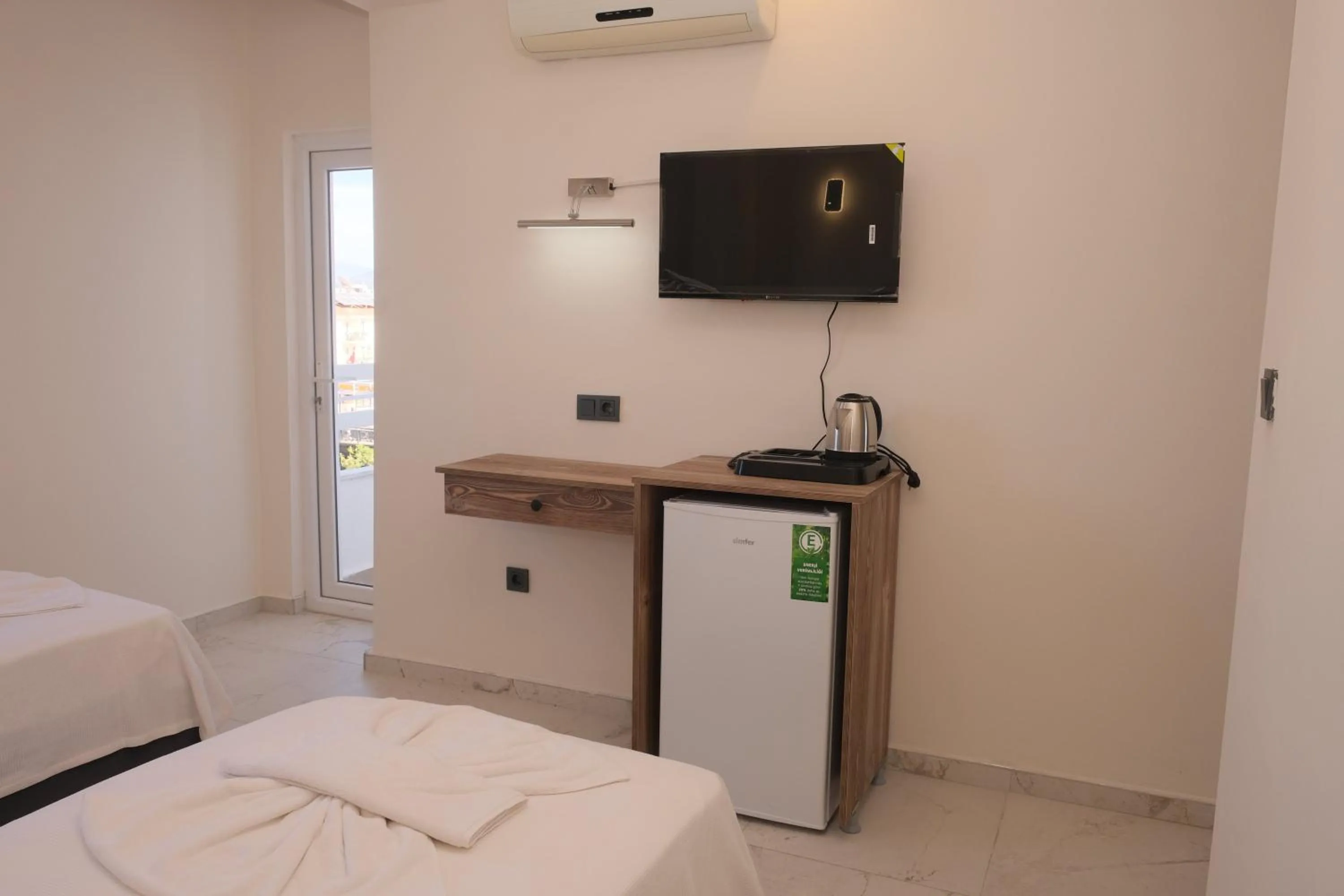 TV and multimedia in Sea Door Hotel