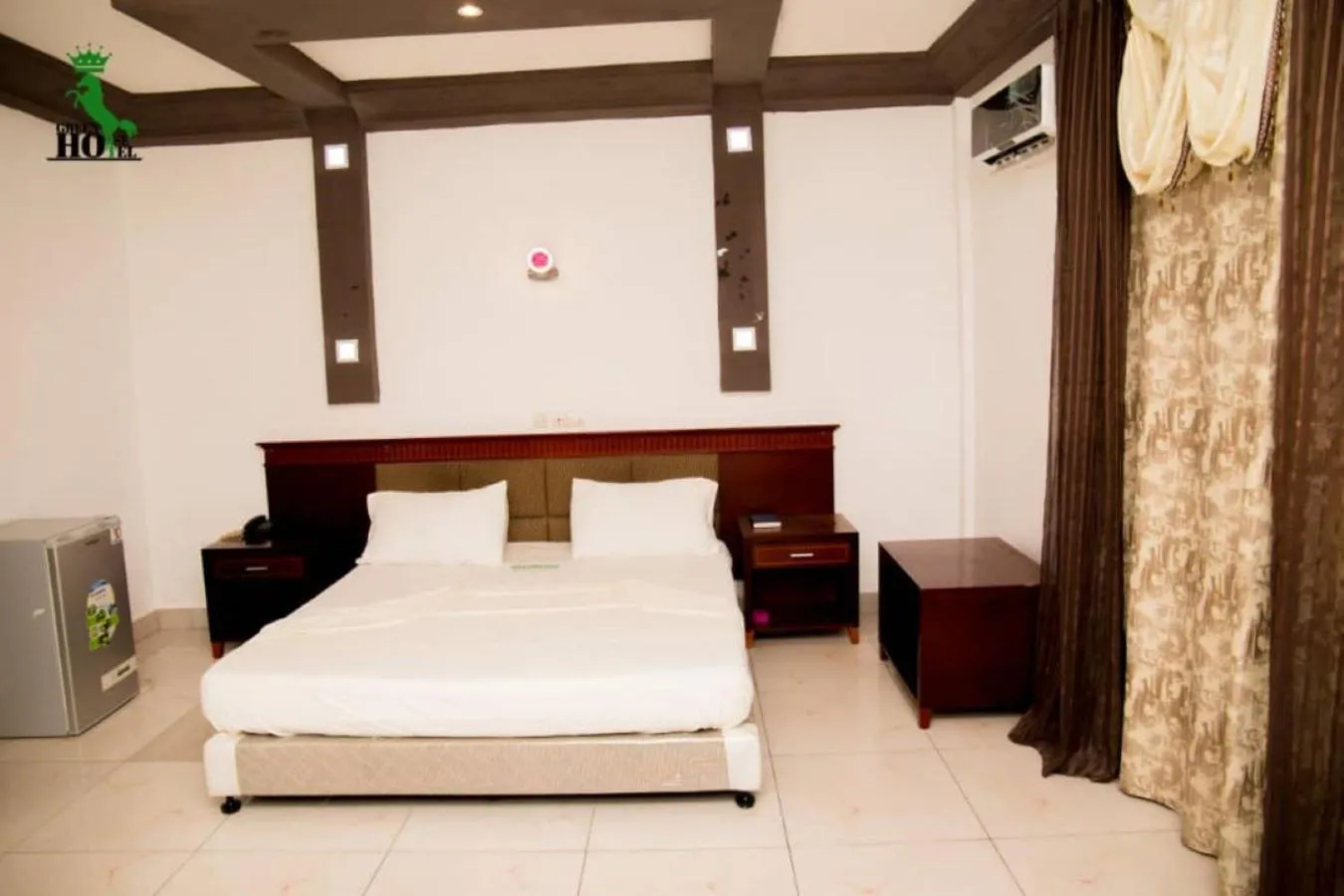 Bed in New Green Horse Hotel
