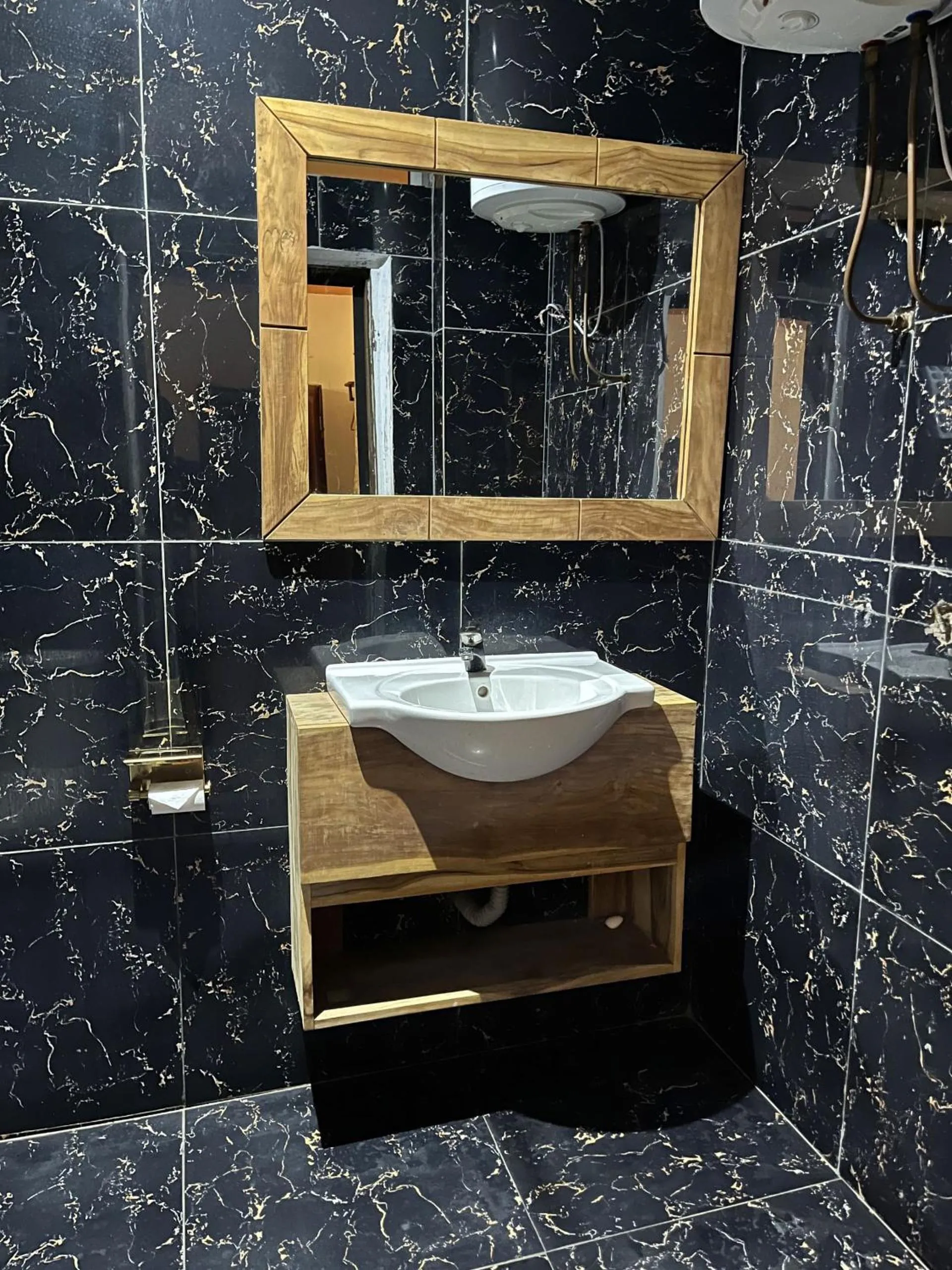 Bathroom in New Green Horse Hotel