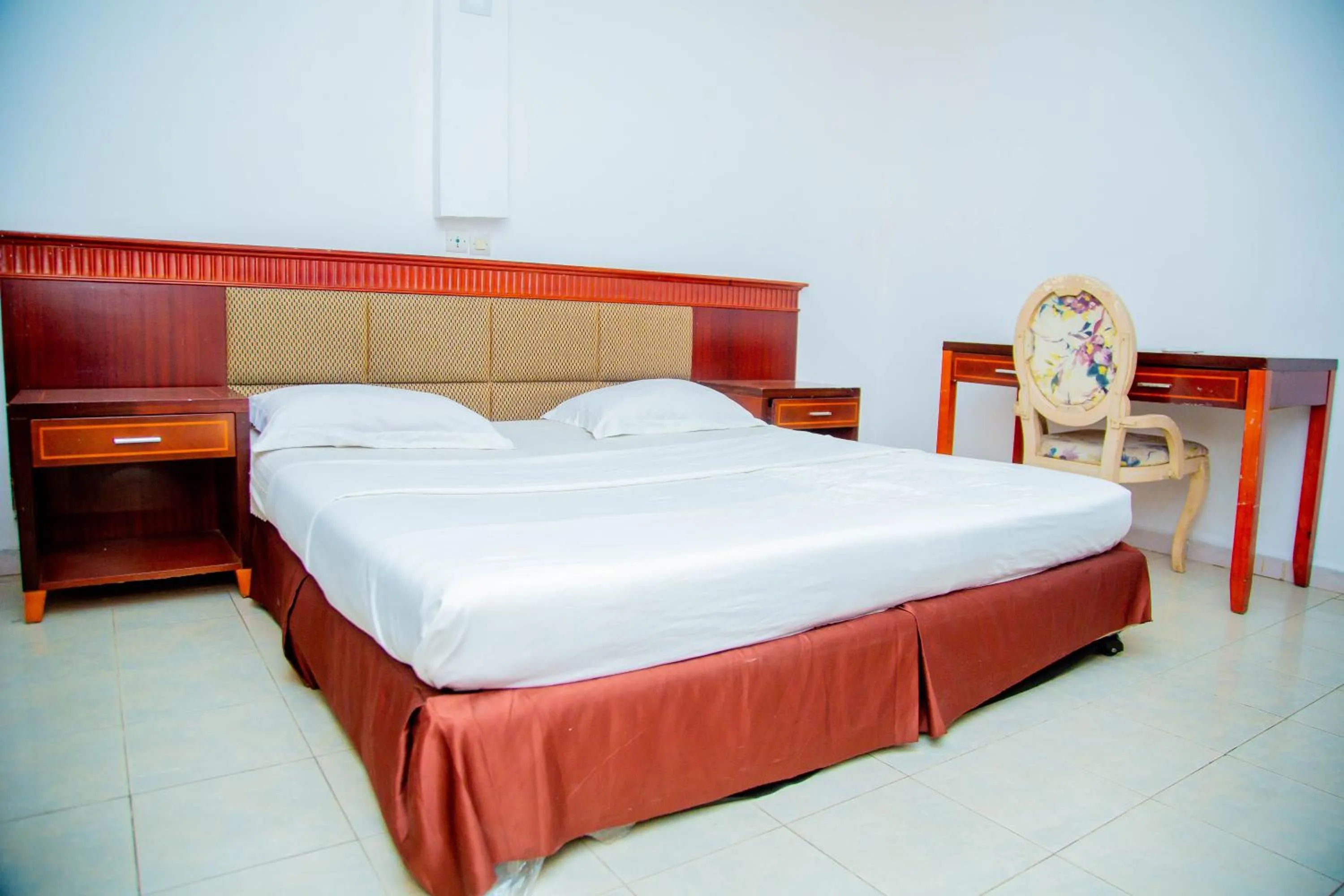 Bedroom, Bed in New Green Horse Hotel