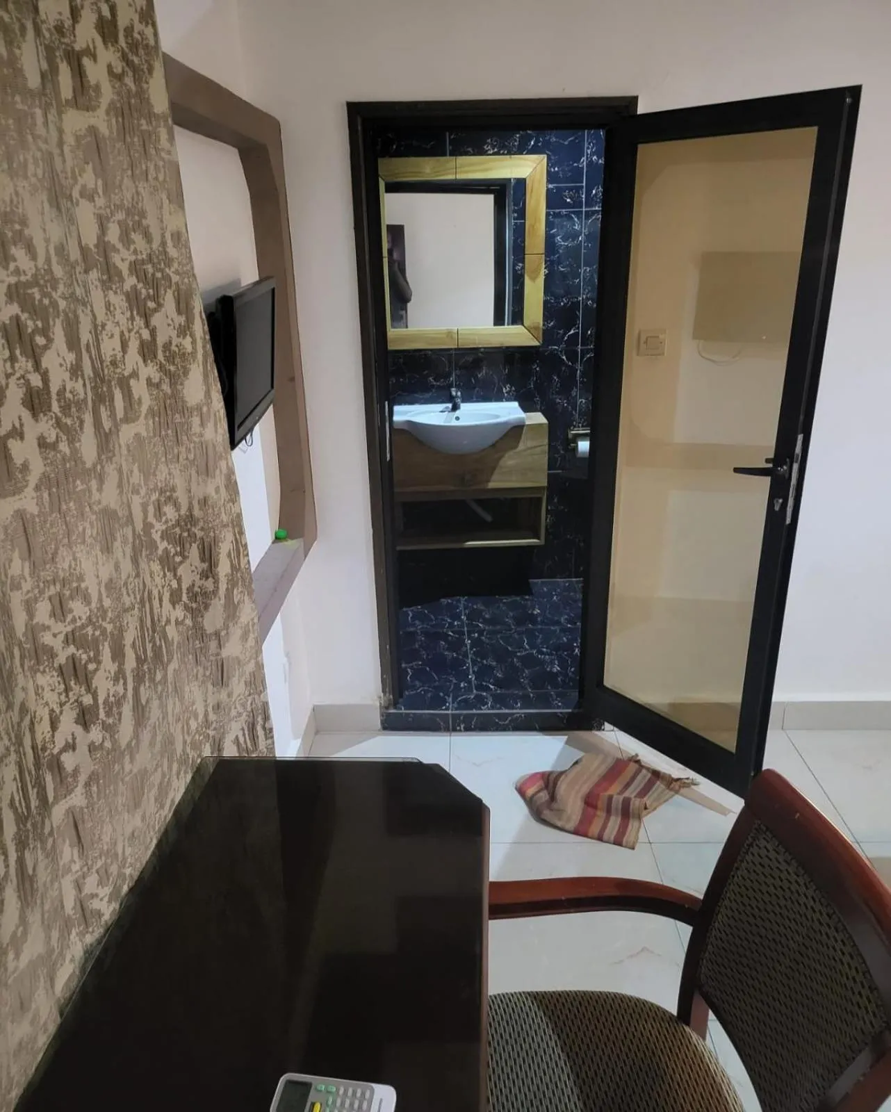 Bedroom, Bed in New Green Horse Hotel