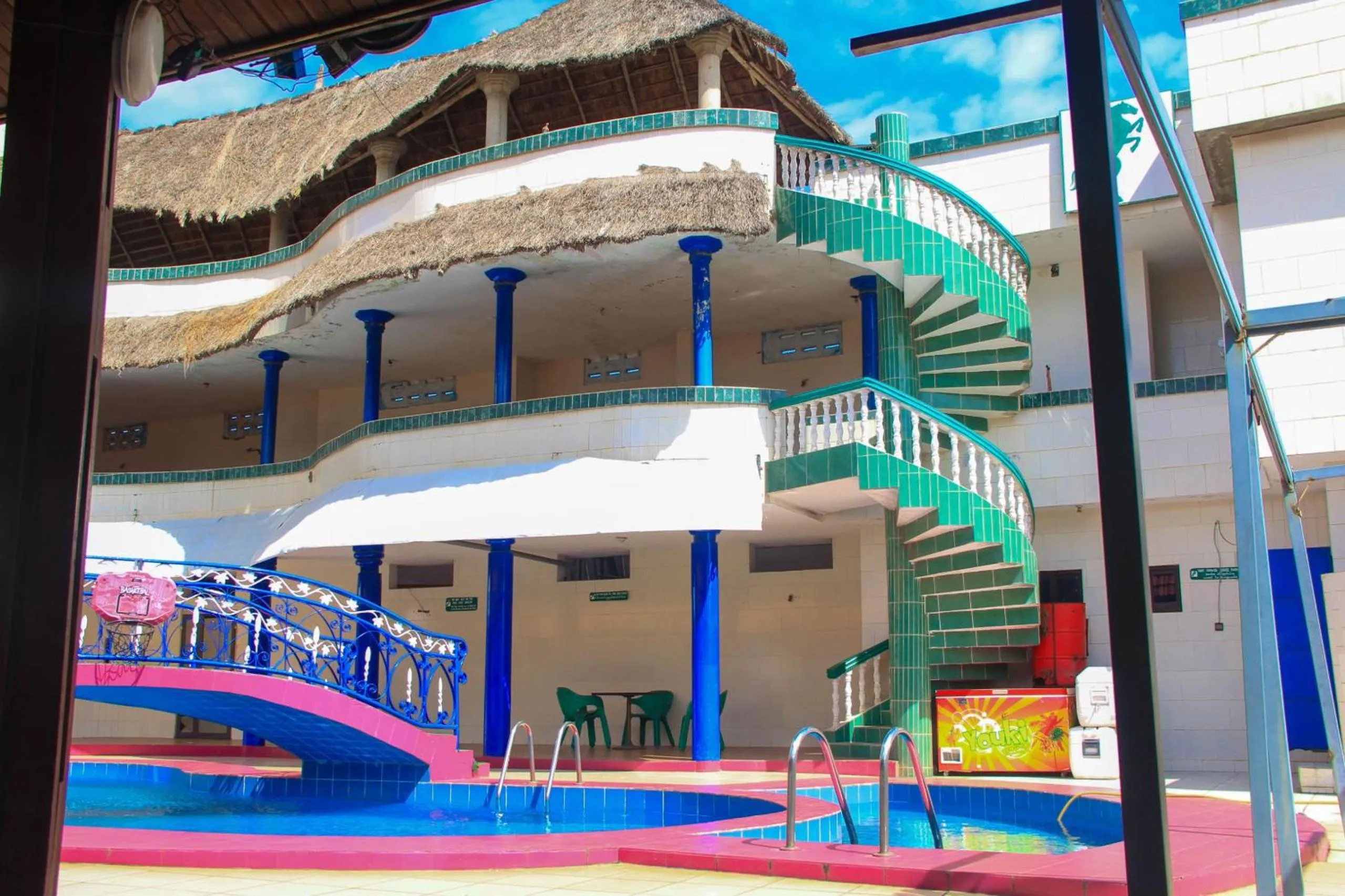 Swimming pool in New Green Horse Hotel