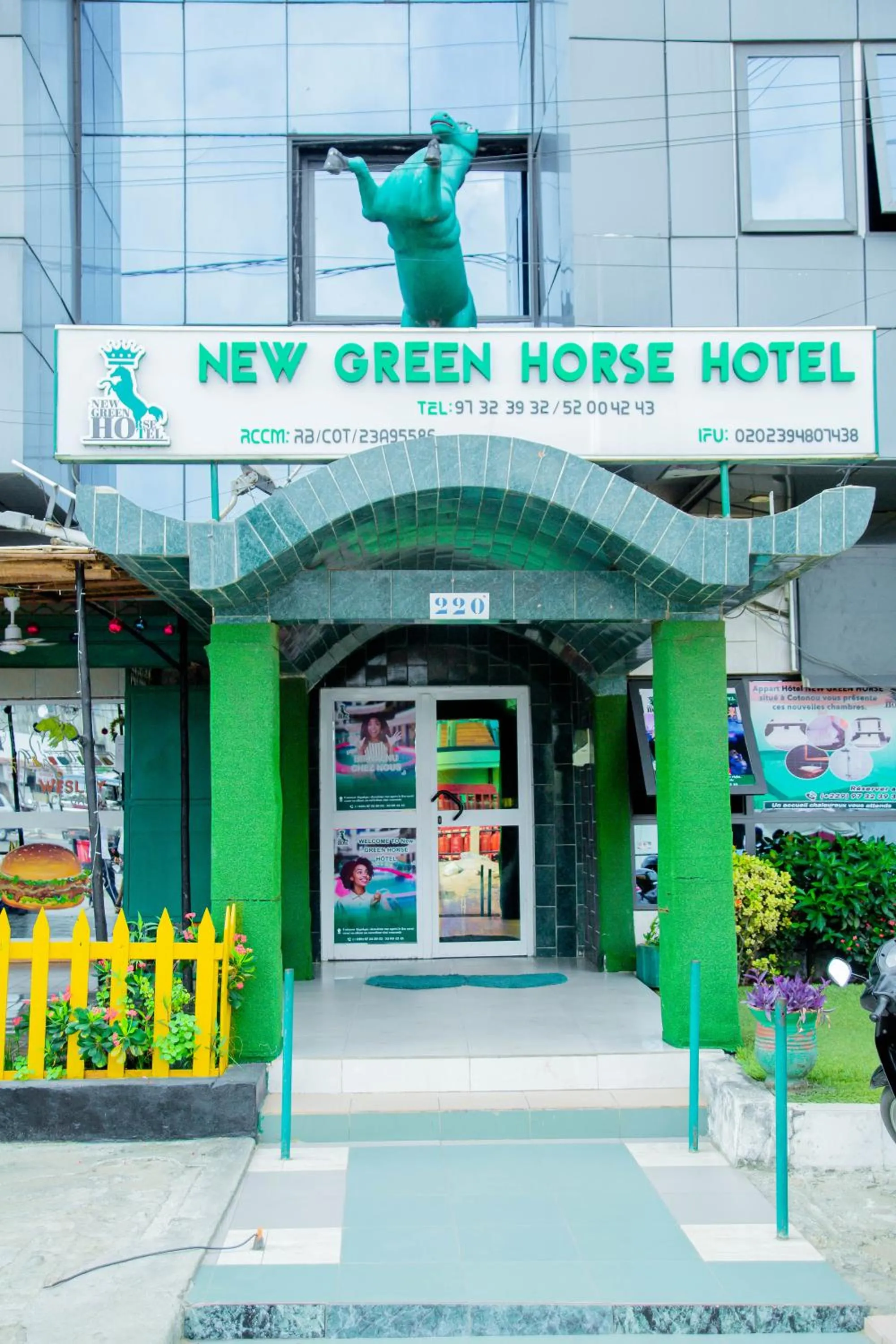 Facade/entrance in New Green Horse Hotel