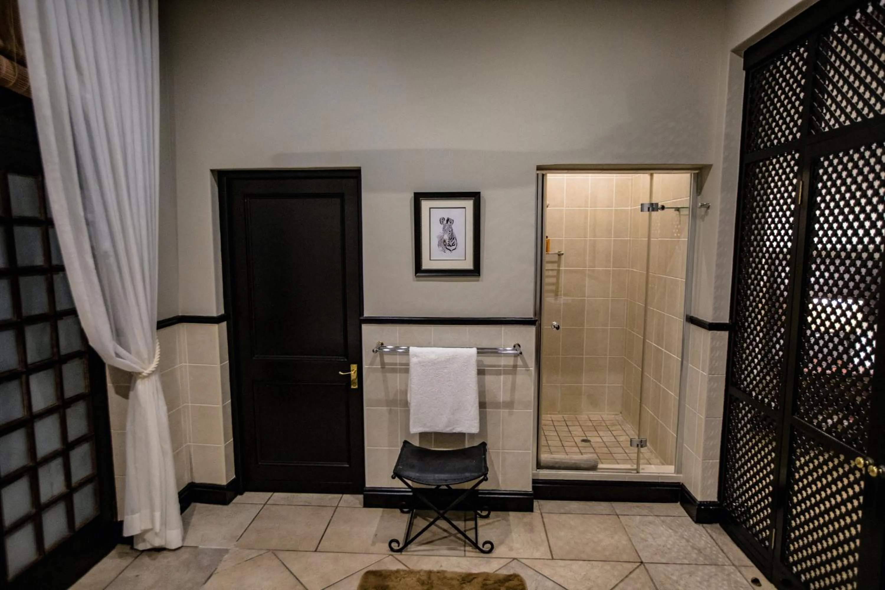 Shower in Swartberg Private Game Lodge