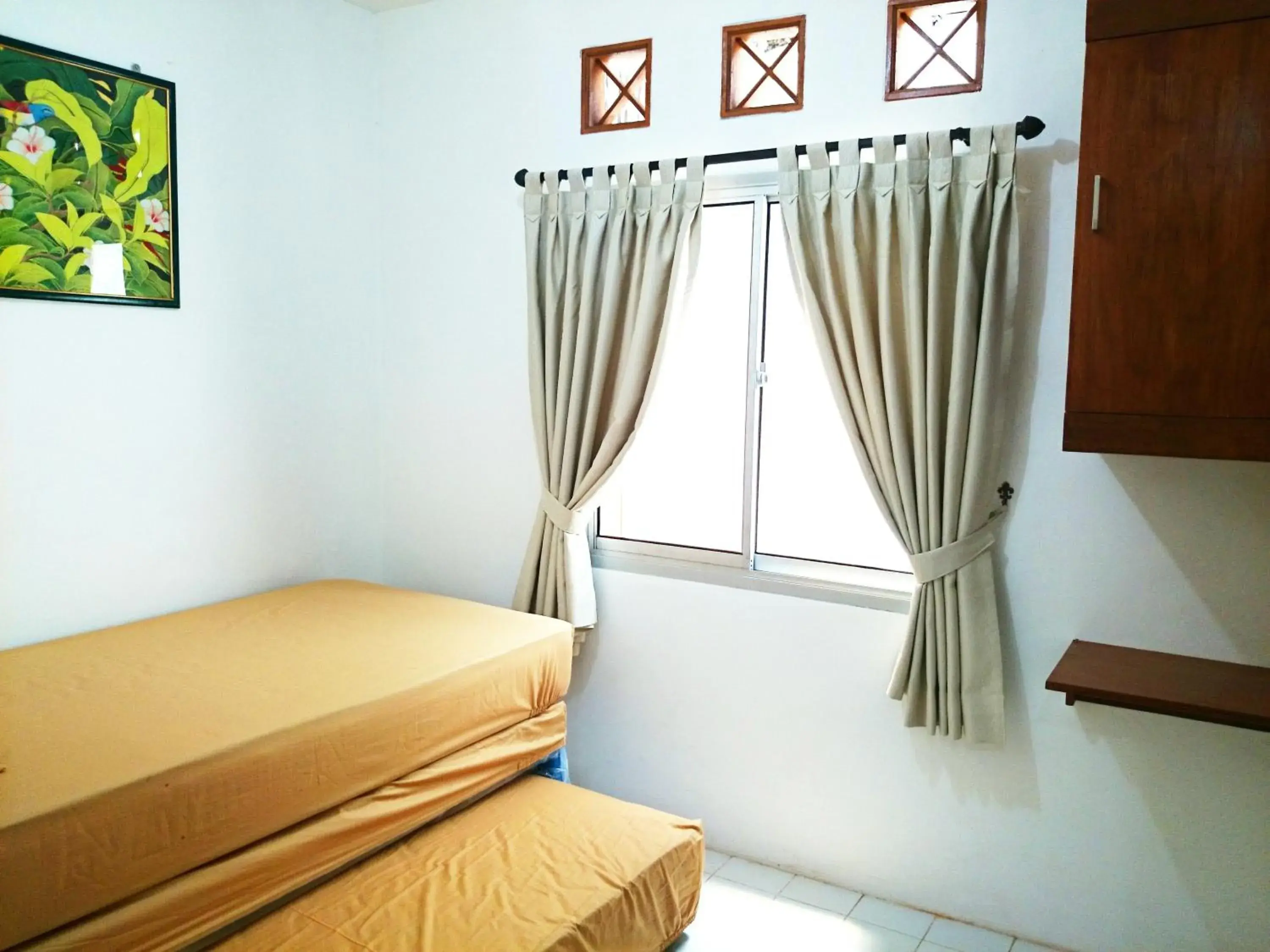Double Room with Shared Bathroom in Hostel Bogor Double Room with Shared Bathroom in Hostel Bogor