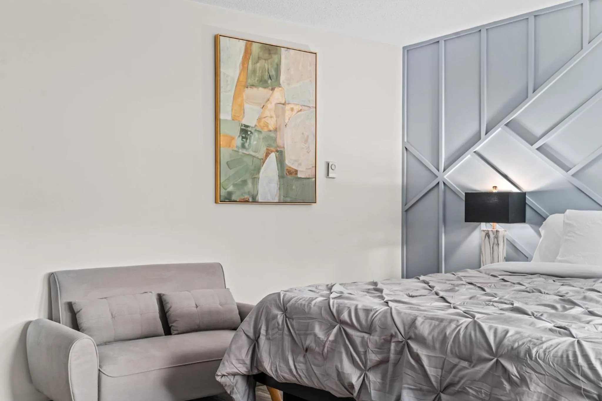 Bed in Green Harbor Hotel