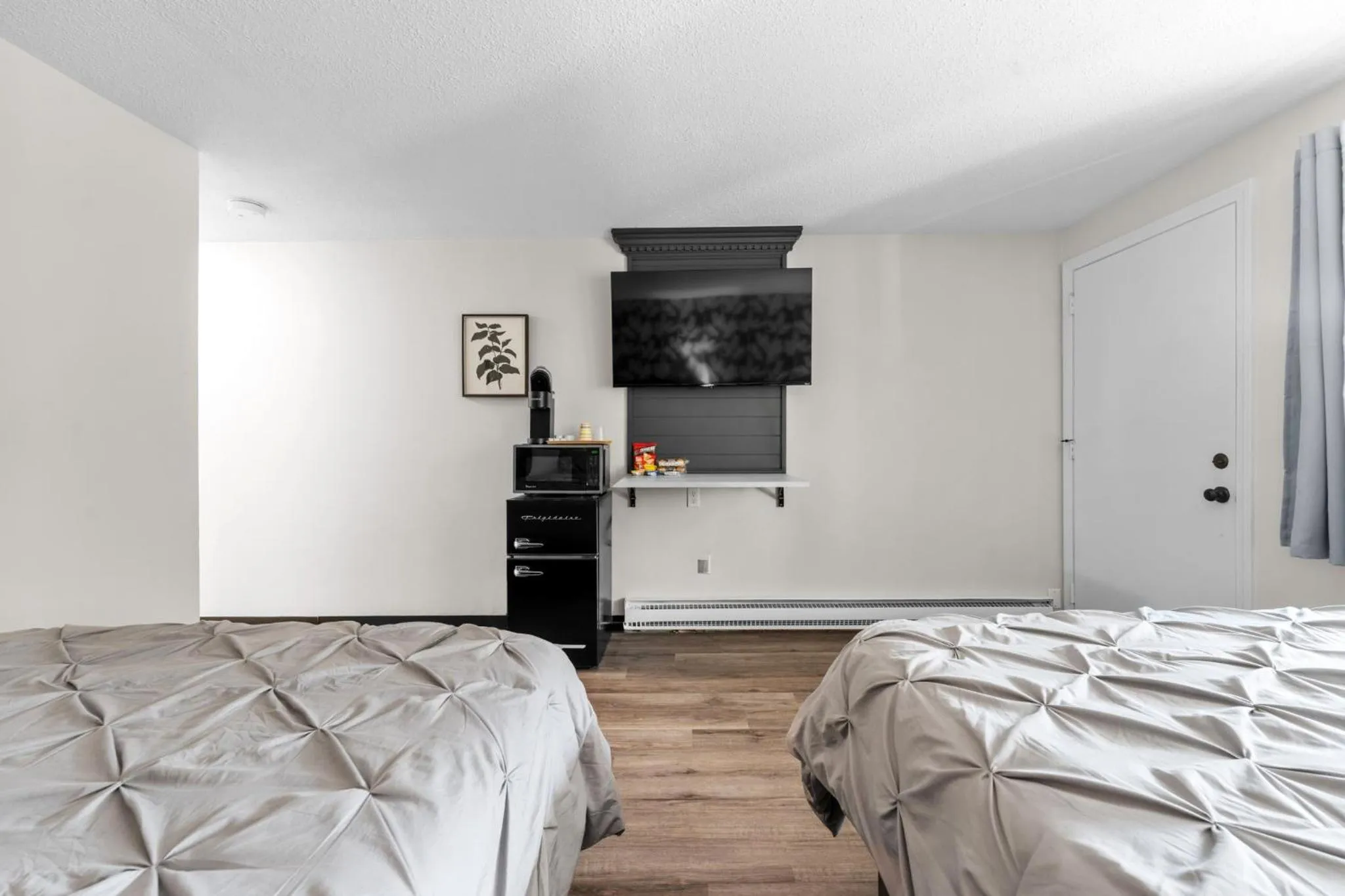 Bed in Green Harbor Hotel