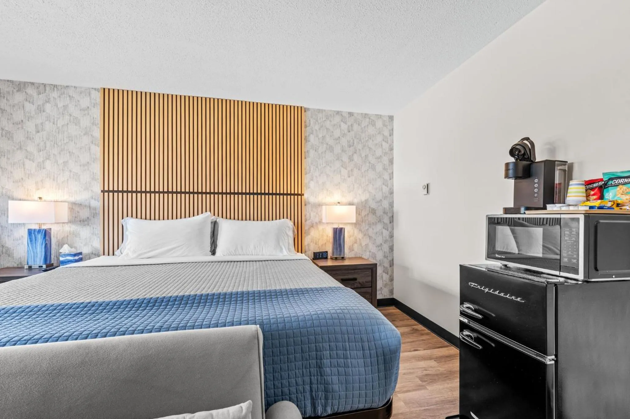 Bed in Green Harbor Hotel