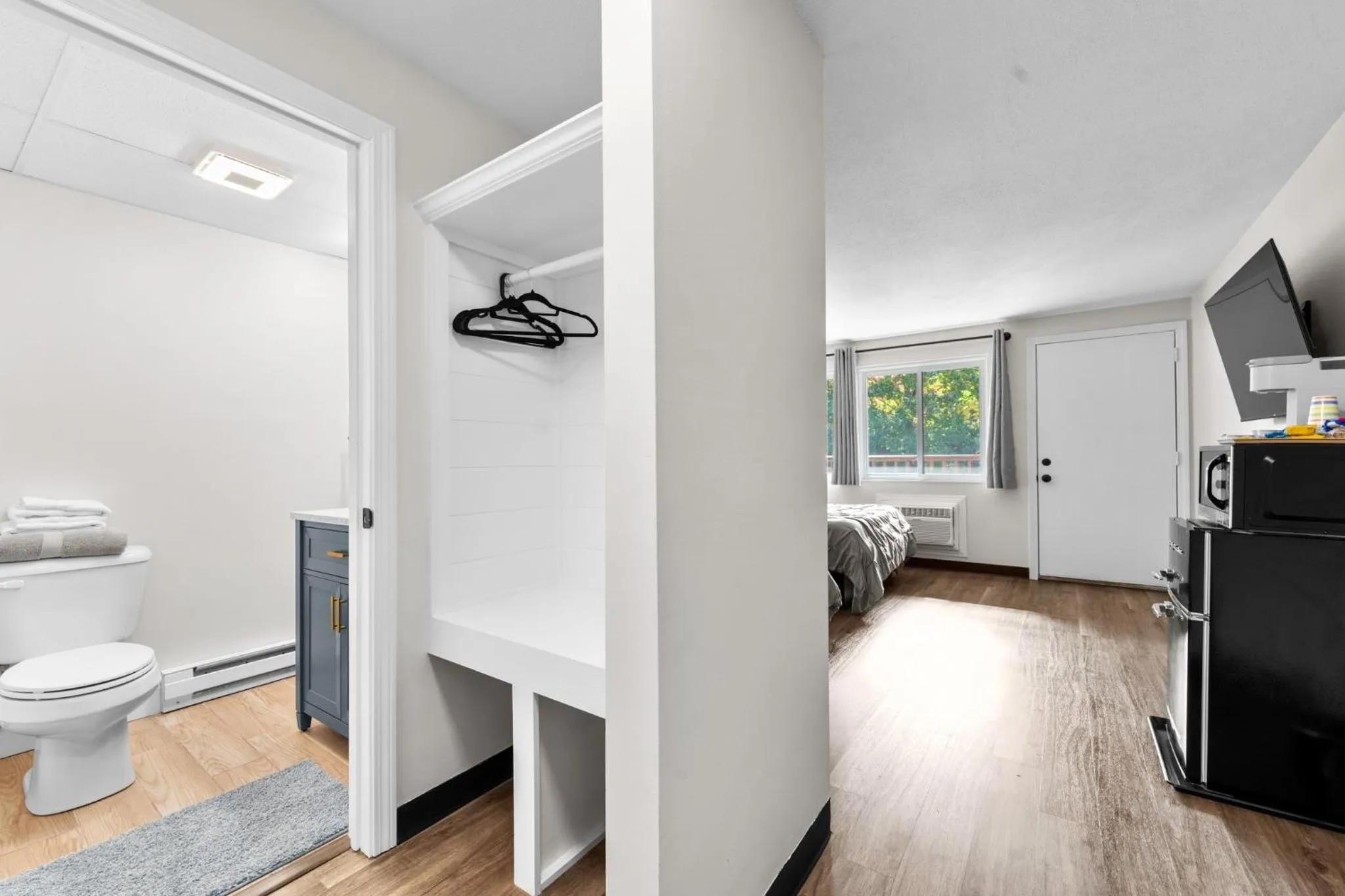 Bed in Green Harbor Hotel