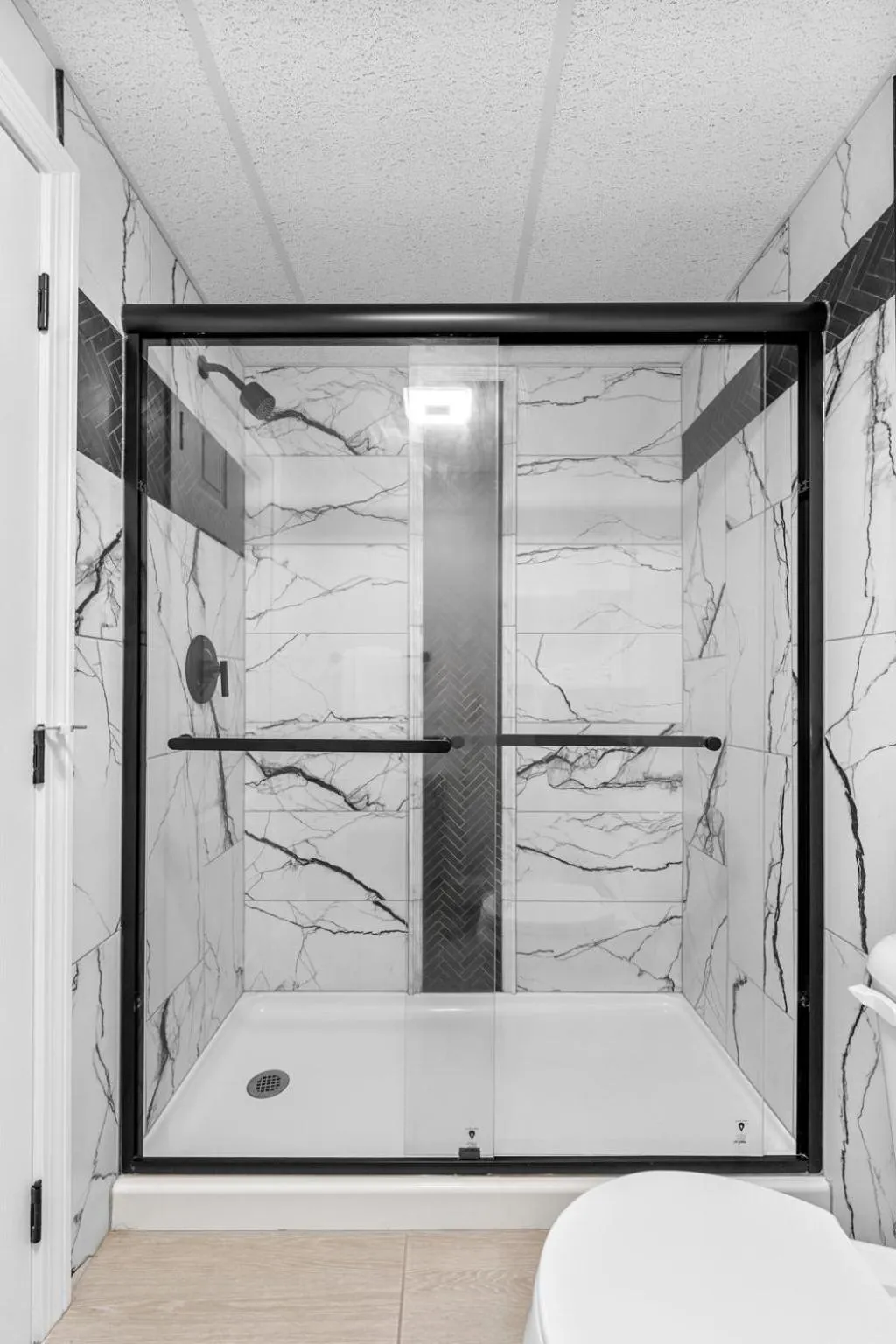 Bed in Green Harbor Hotel