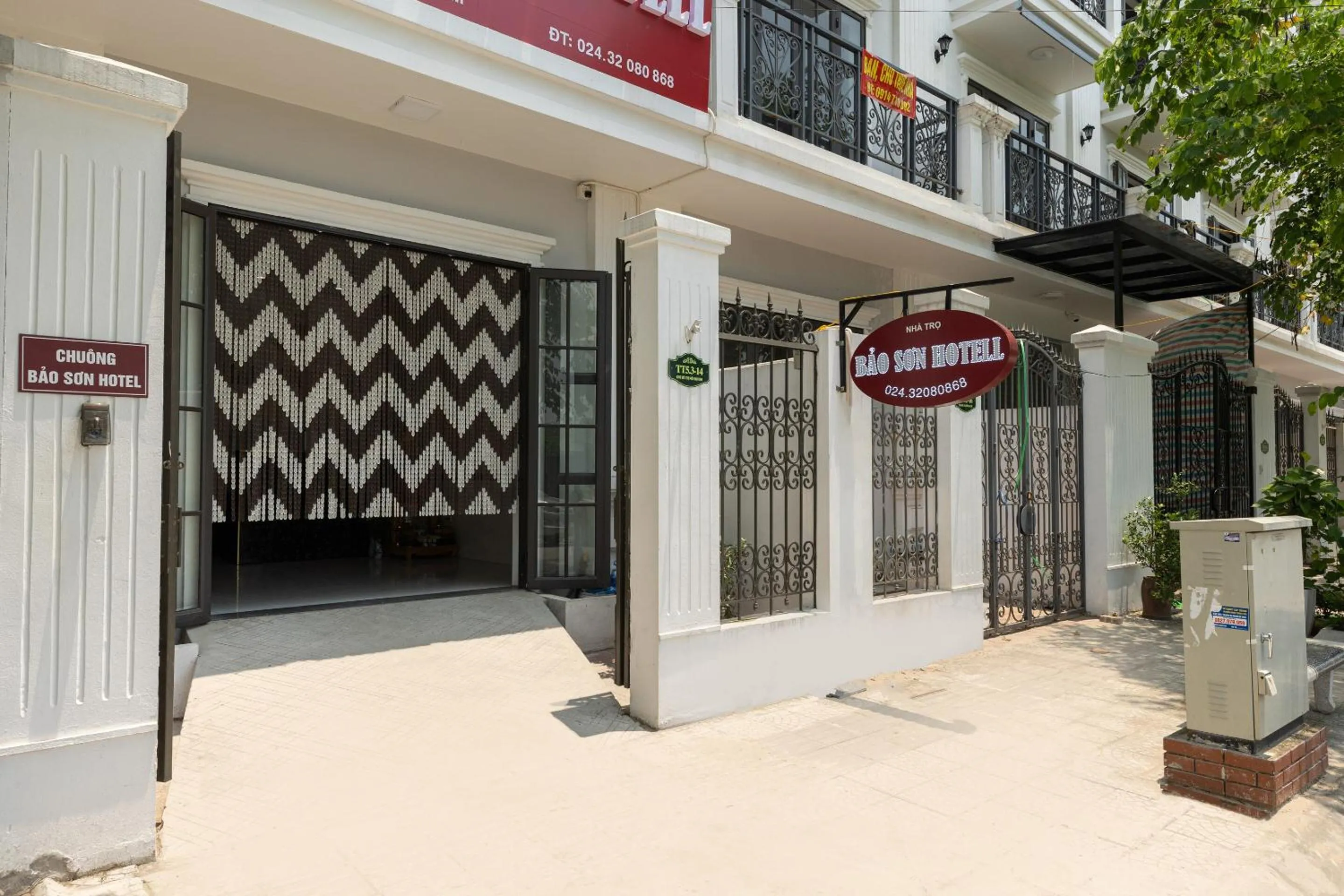 Facade/entrance in OYO 1238 Bao Son Hotel