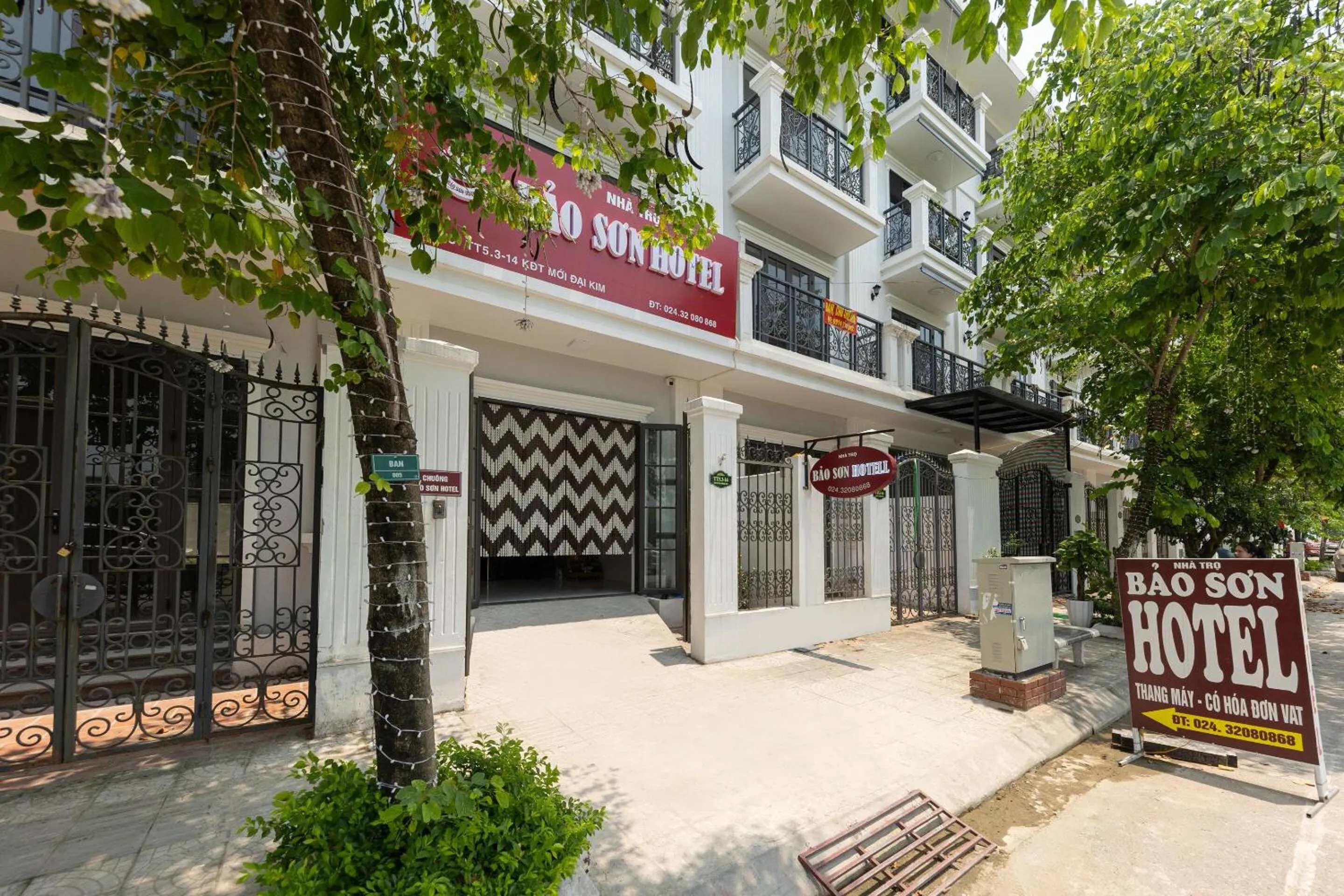 Facade/entrance in OYO 1238 Bao Son Hotel