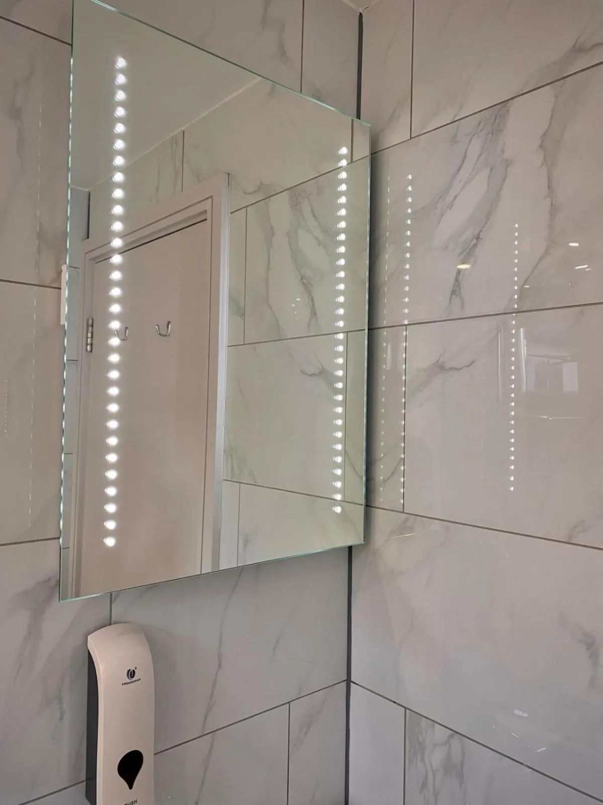 Bathroom in Holtwhites Hotel