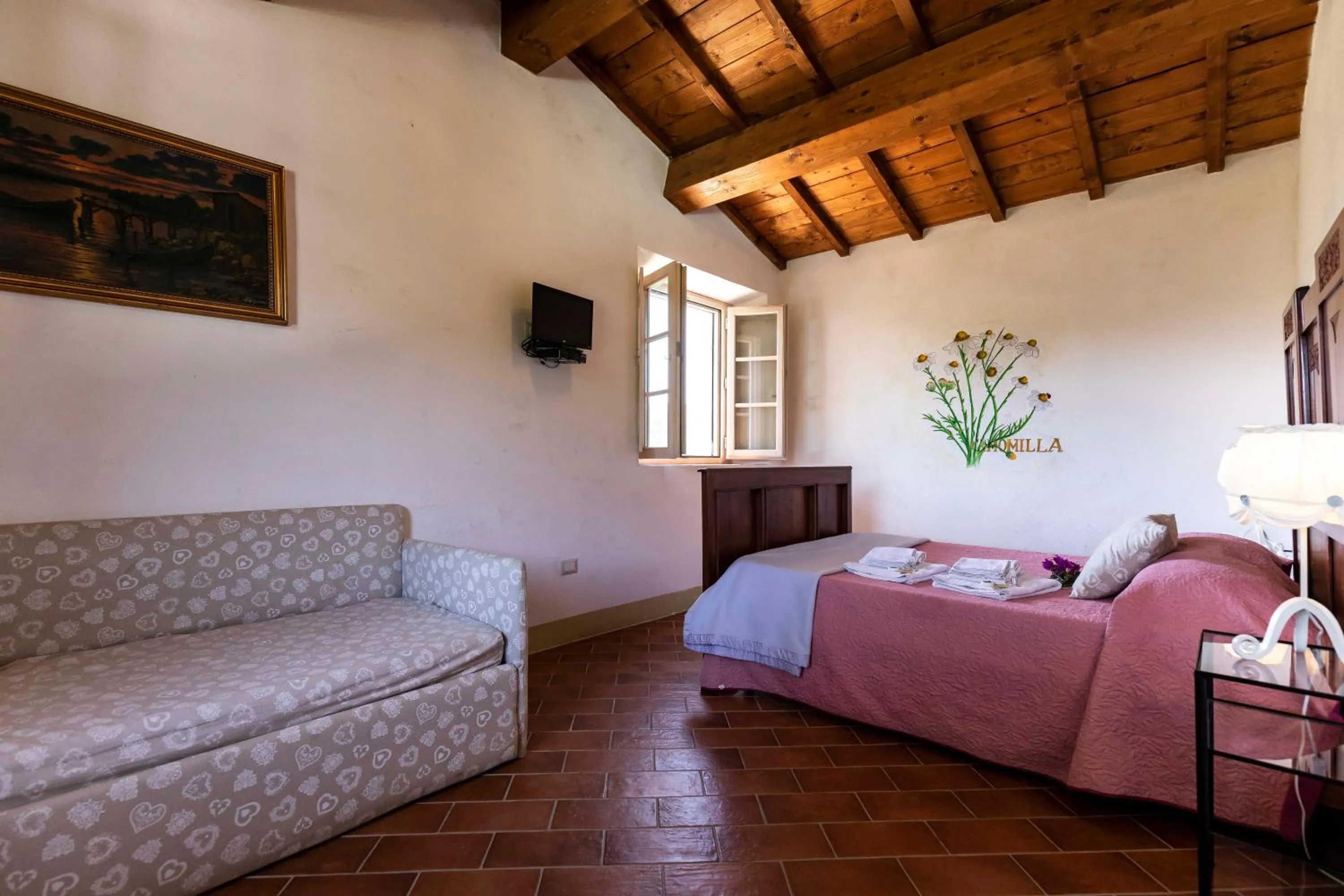 Shower, Bed in Agriturismo La Mignola