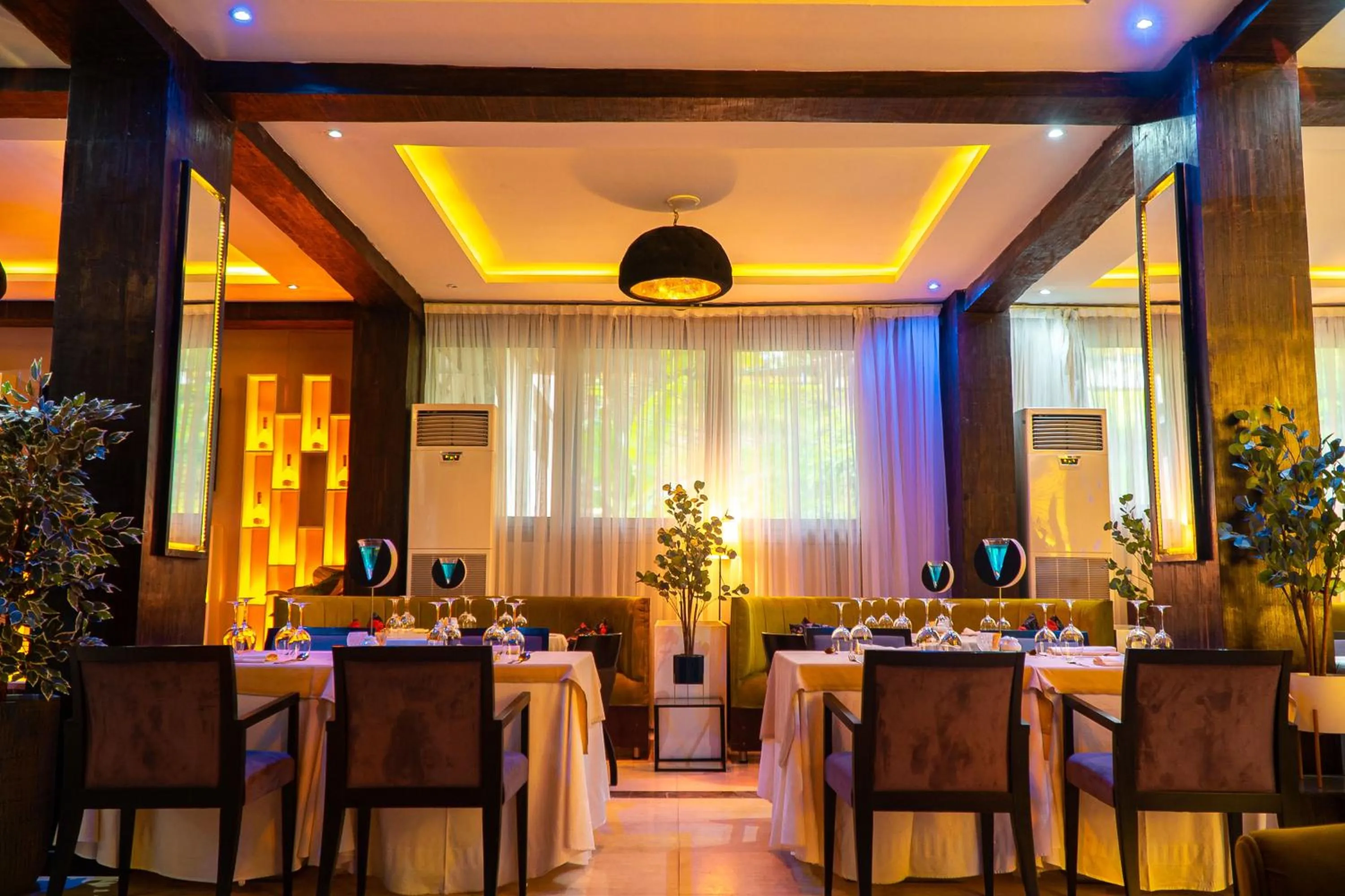 Restaurant/places to eat in Sultani River