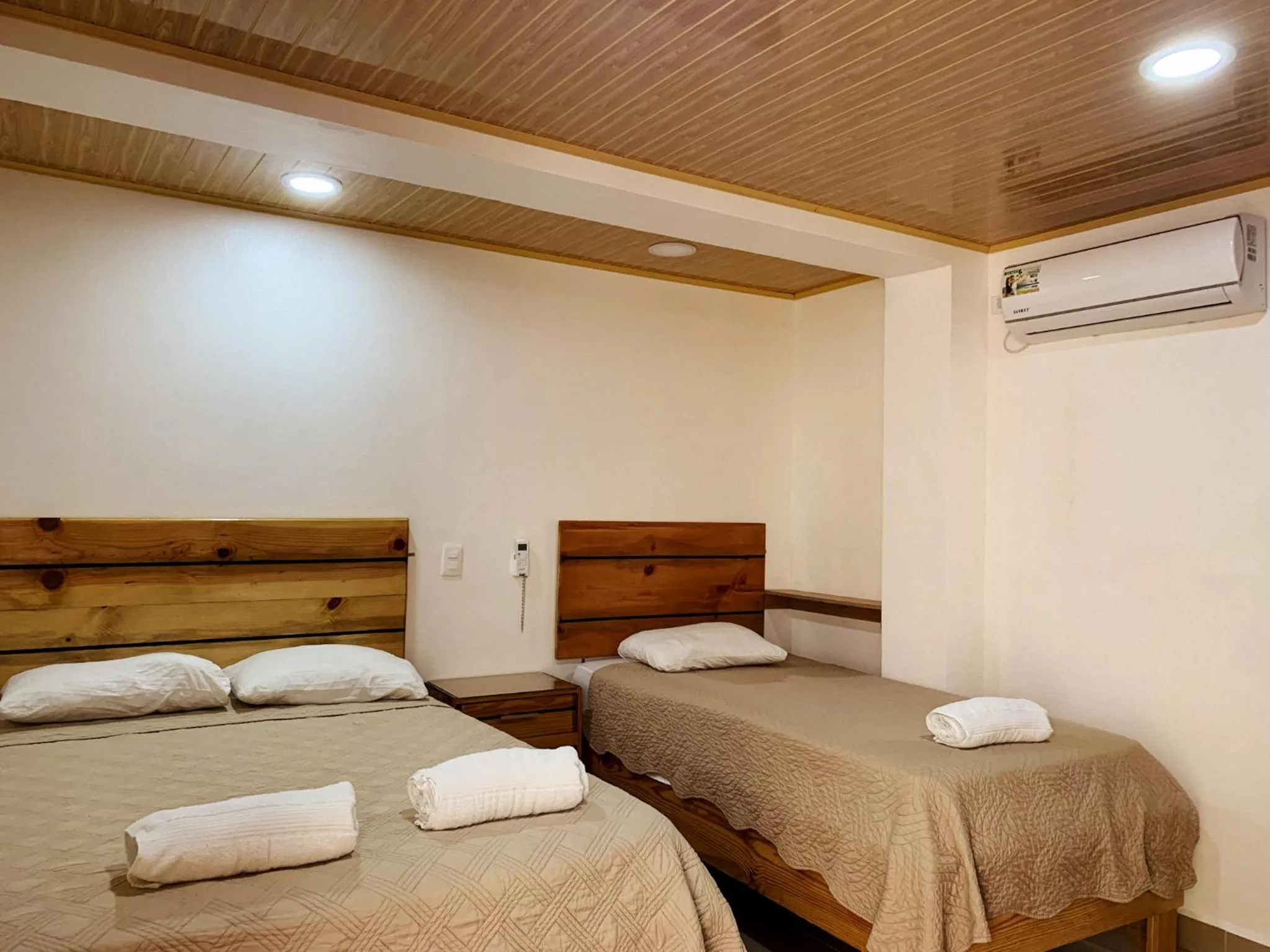 Bed in Hotel Internacional de Colón